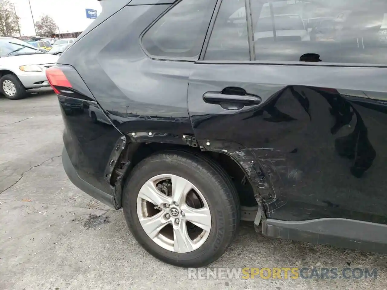 9 Photograph of a damaged car JTMW1RFV4KD010699 TOYOTA RAV4 2019