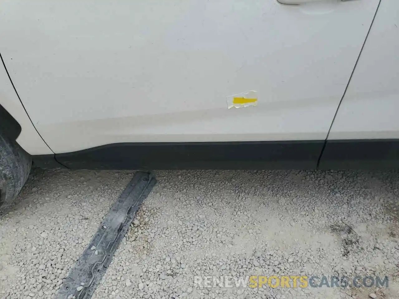 9 Photograph of a damaged car JTMW1RFV4KD010931 TOYOTA RAV4 2019