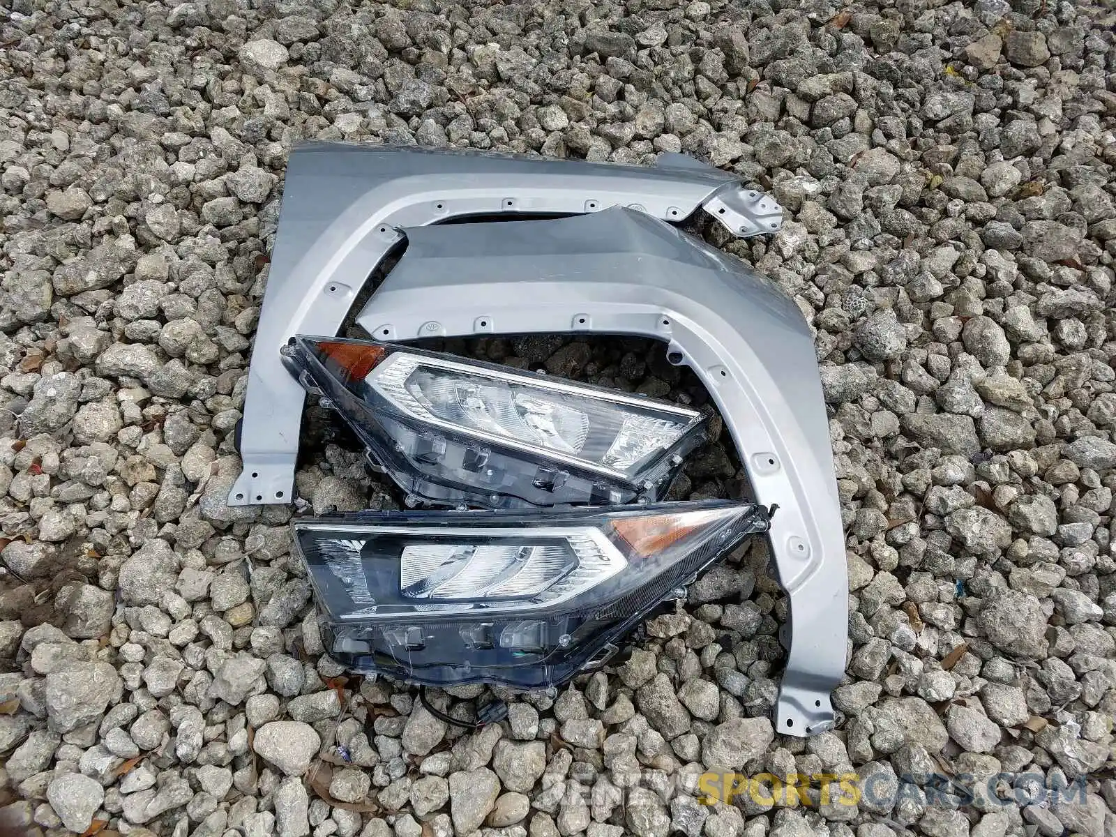 9 Photograph of a damaged car JTMW1RFV4KD014235 TOYOTA RAV4 2019