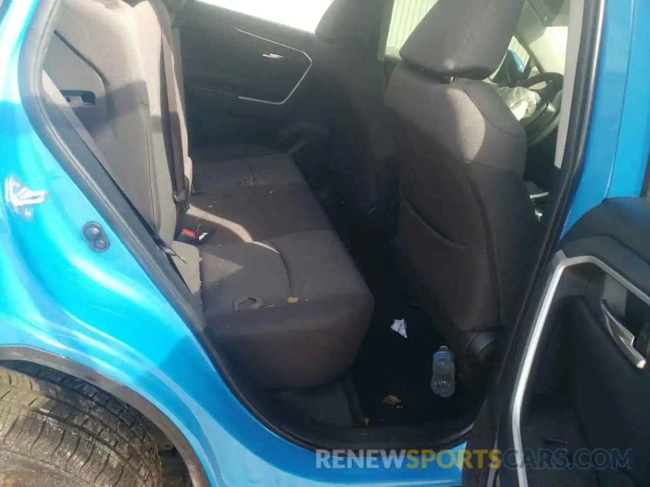 6 Photograph of a damaged car JTMW1RFV4KD014381 TOYOTA RAV4 2019