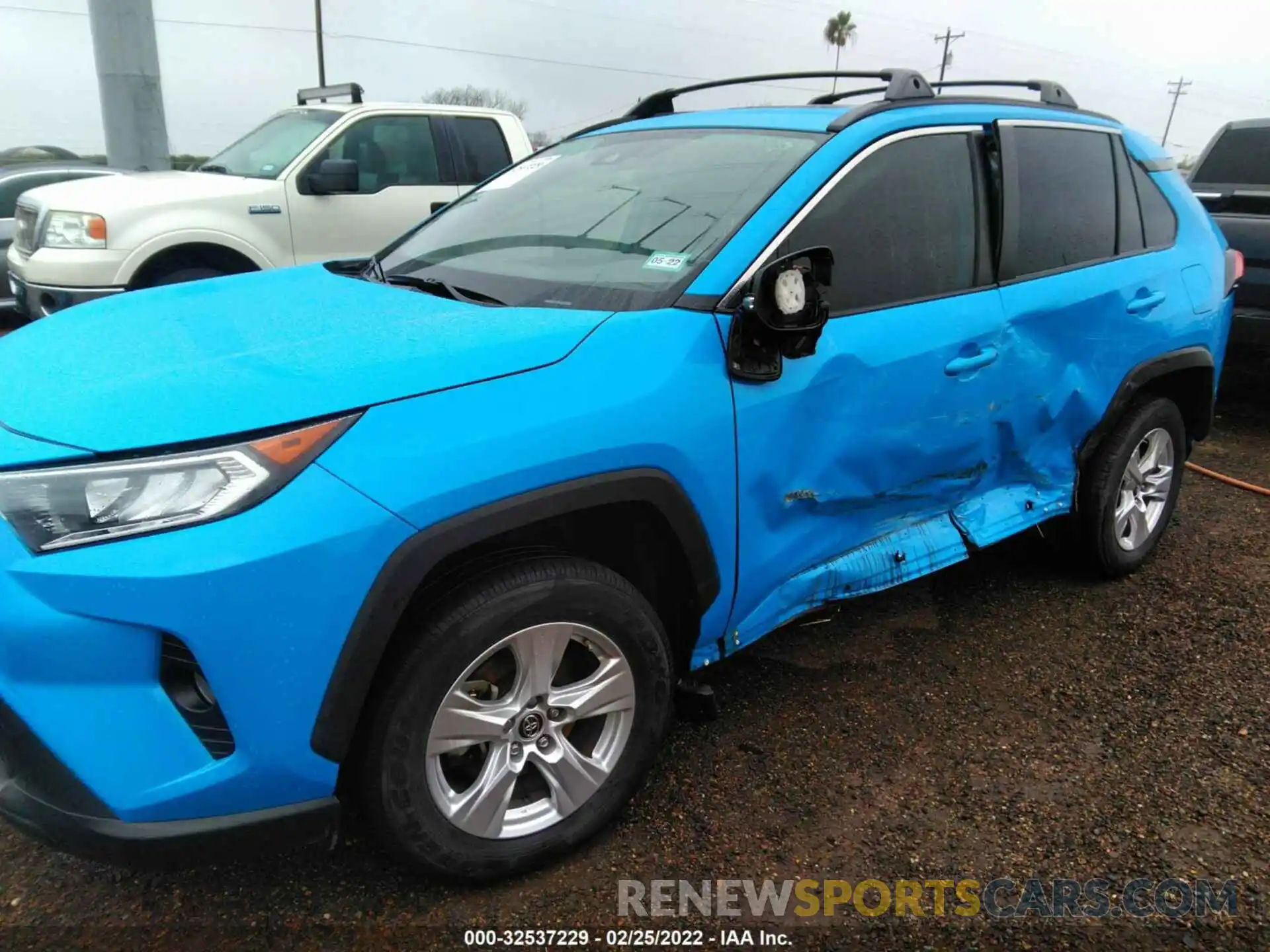 6 Photograph of a damaged car JTMW1RFV4KD018169 TOYOTA RAV4 2019