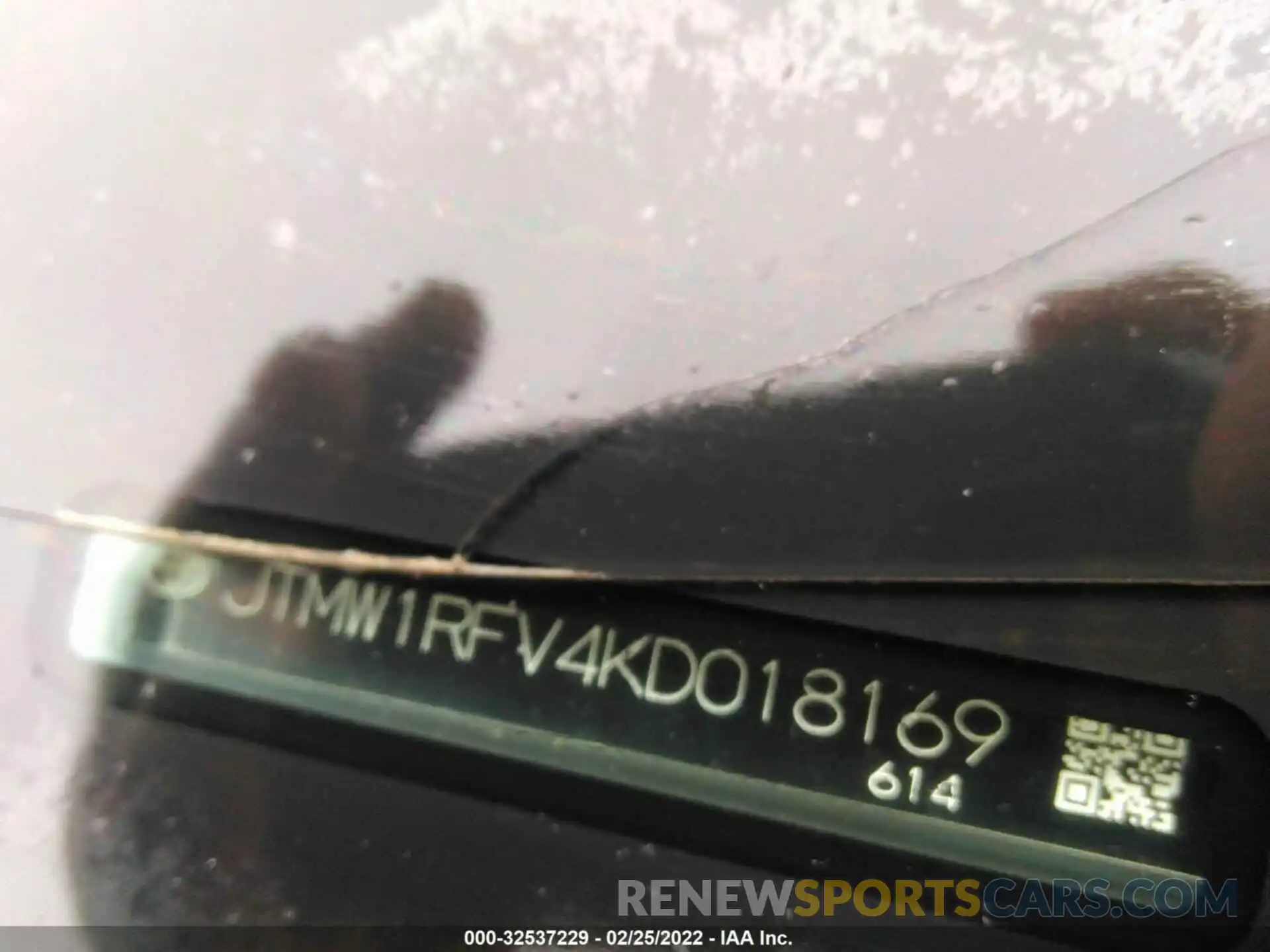 9 Фотография поврежденного автомобиля JTMW1RFV4KD018169 TOYOTA RAV4 2019