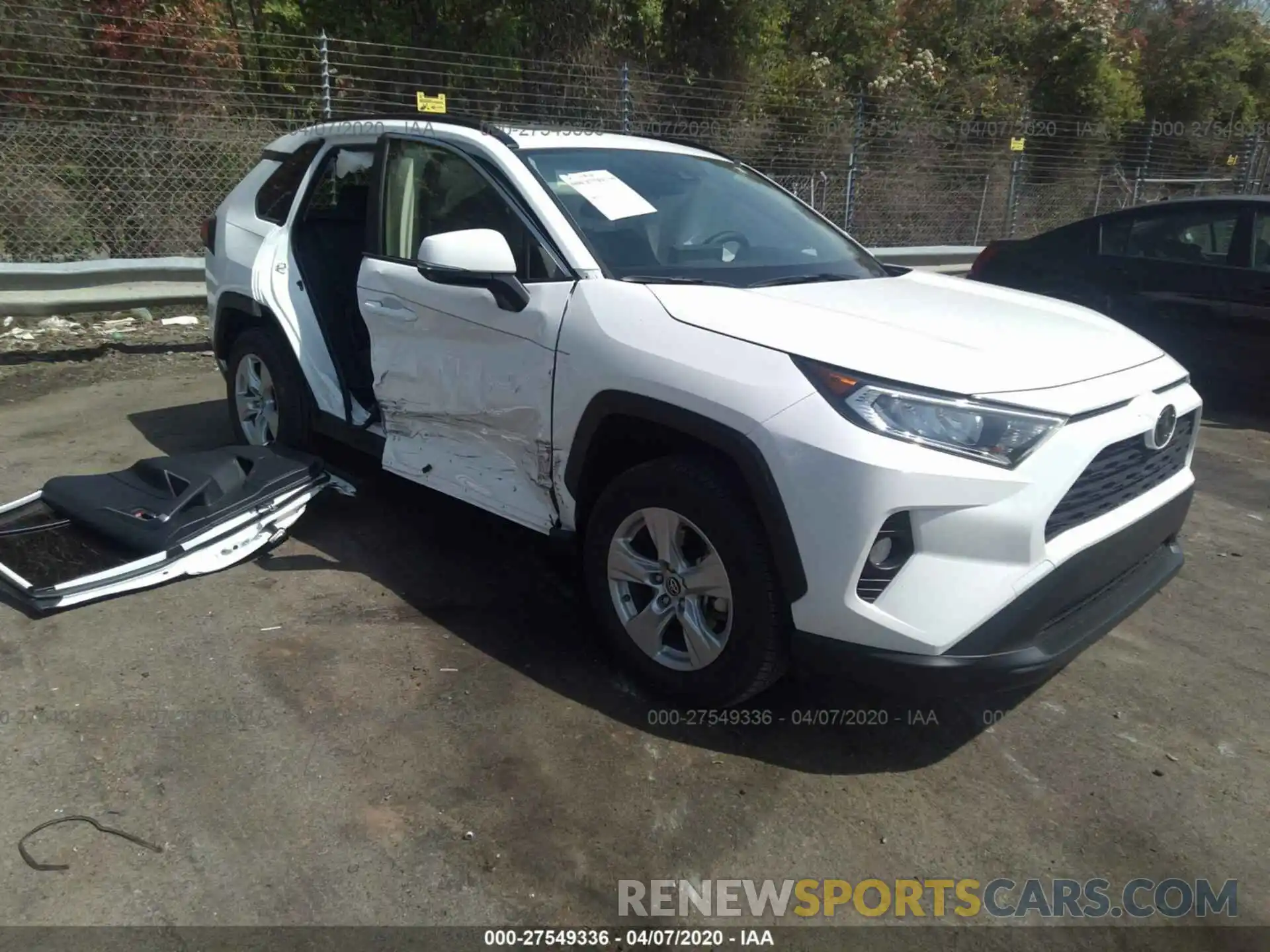 1 Photograph of a damaged car JTMW1RFV4KD018723 TOYOTA RAV4 2019