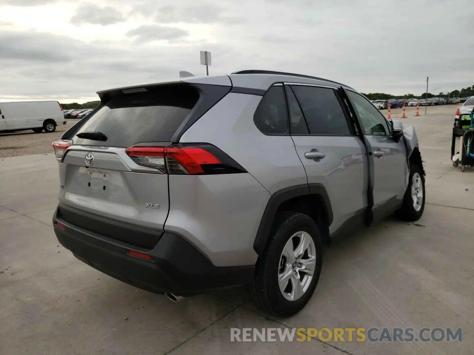 4 Photograph of a damaged car JTMW1RFV4KD024845 TOYOTA RAV4 2019