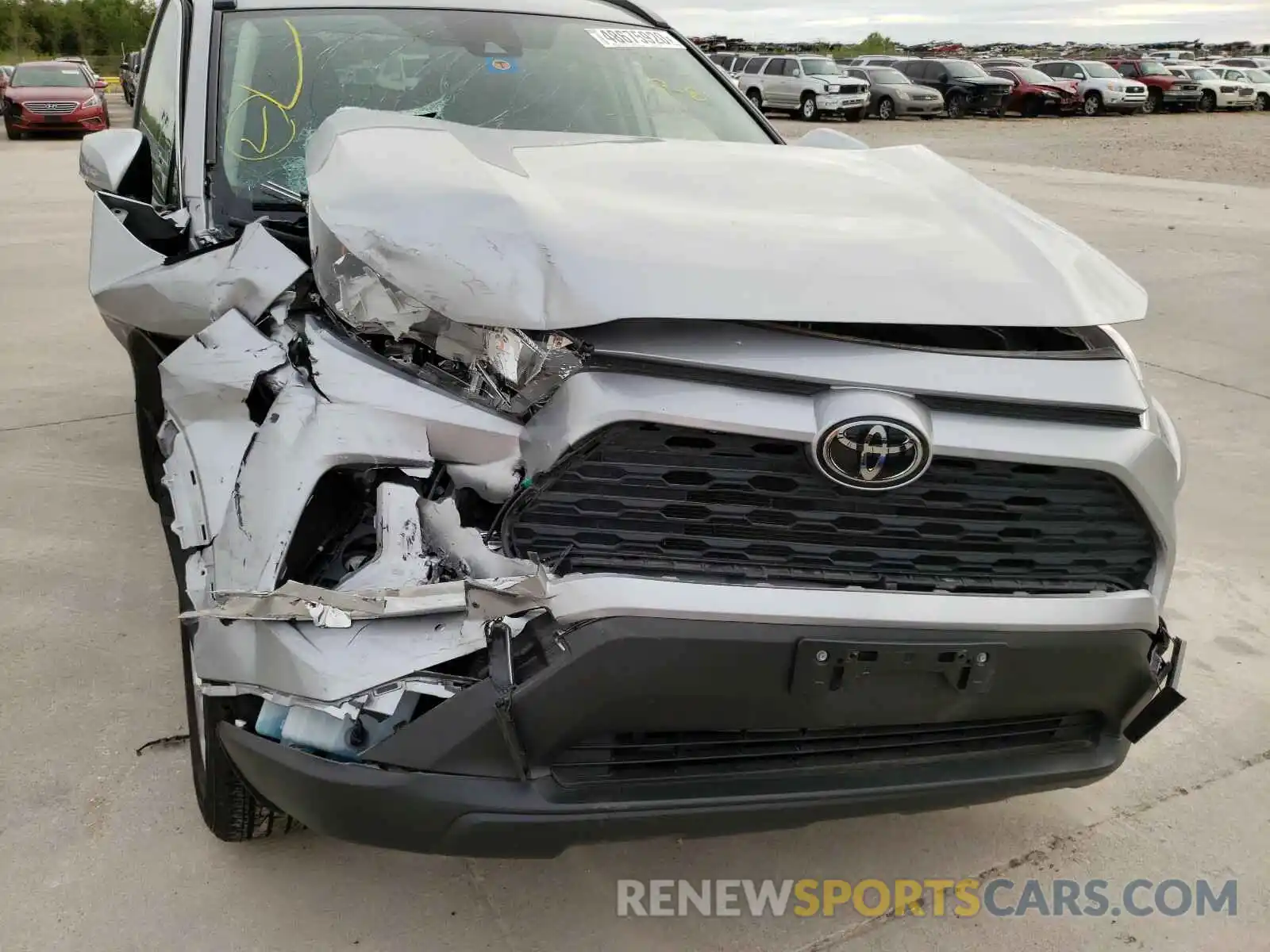 9 Photograph of a damaged car JTMW1RFV4KD024845 TOYOTA RAV4 2019