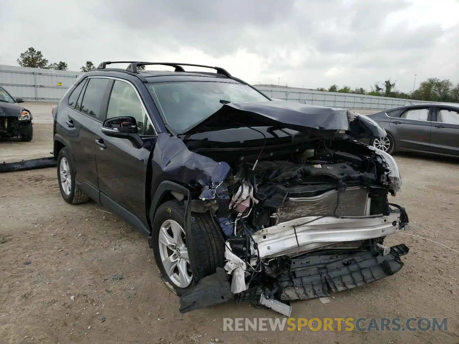 1 Photograph of a damaged car JTMW1RFV4KD508028 TOYOTA RAV4 2019
