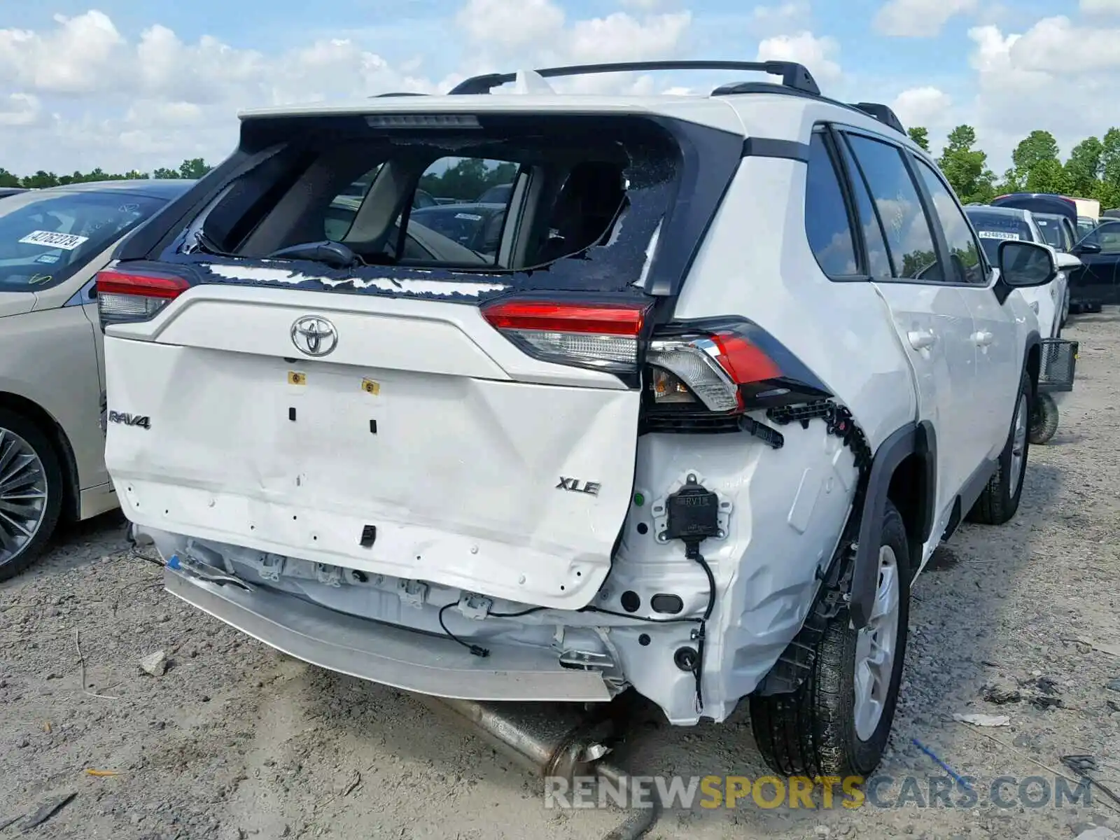 4 Фотография поврежденного автомобиля JTMW1RFV4KJ001809 TOYOTA RAV4 2019