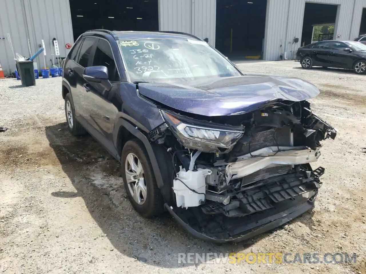 1 Photograph of a damaged car JTMW1RFV4KJ013927 TOYOTA RAV4 2019