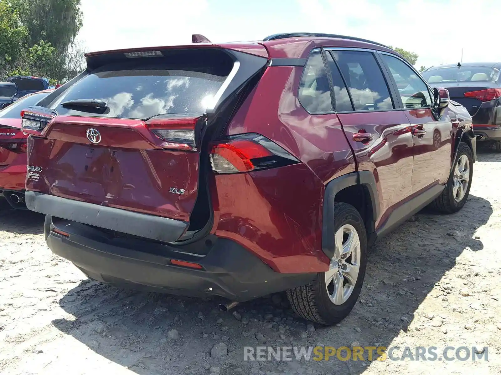 4 Photograph of a damaged car JTMW1RFV5KD002644 TOYOTA RAV4 2019