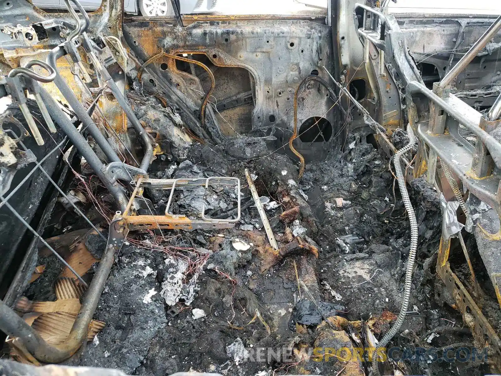 6 Photograph of a damaged car JTMW1RFV5KD010632 TOYOTA RAV4 2019