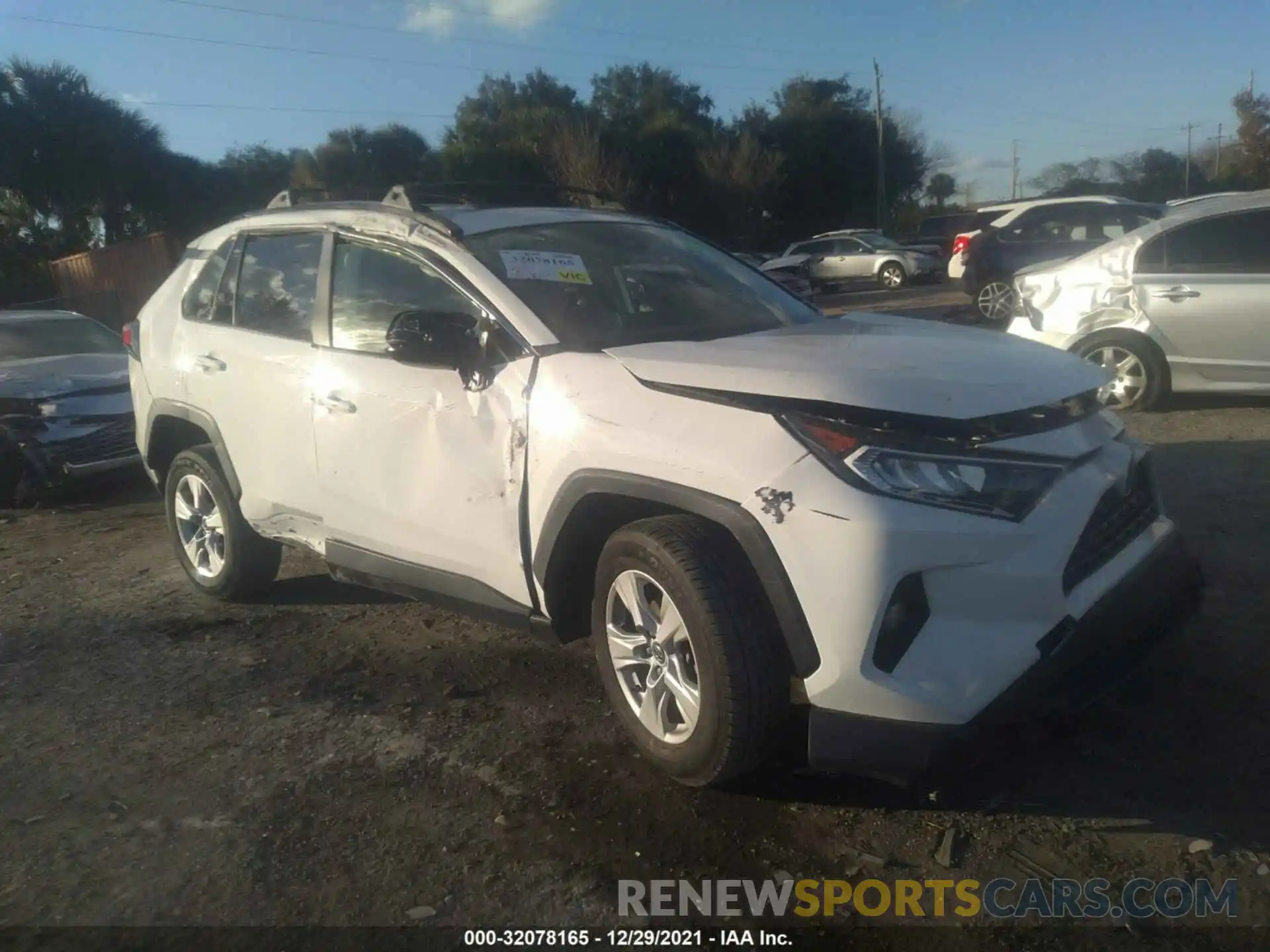 1 Photograph of a damaged car JTMW1RFV5KD029780 TOYOTA RAV4 2019