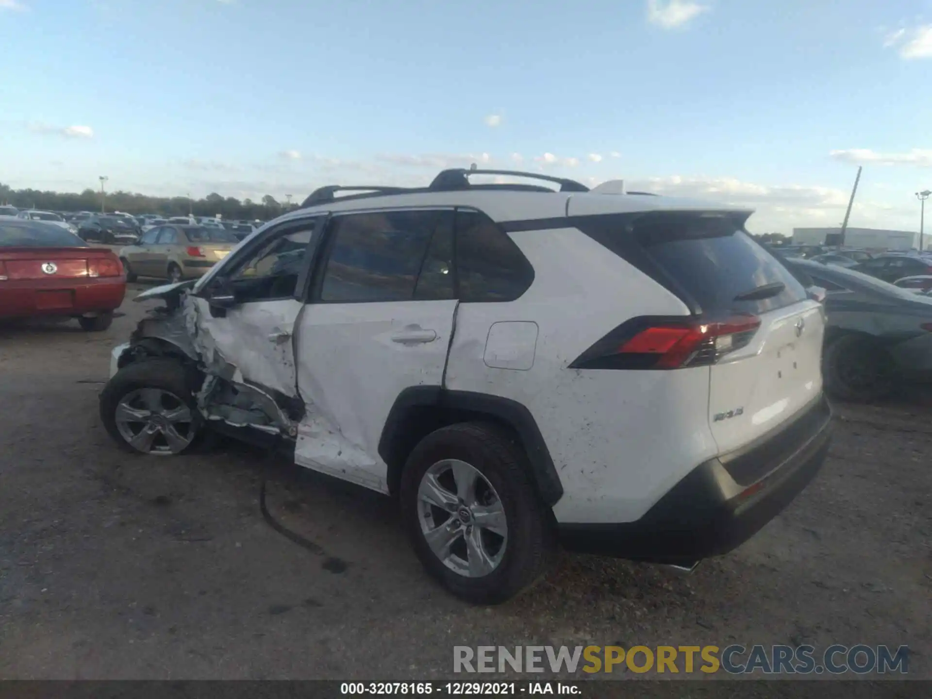 3 Photograph of a damaged car JTMW1RFV5KD029780 TOYOTA RAV4 2019