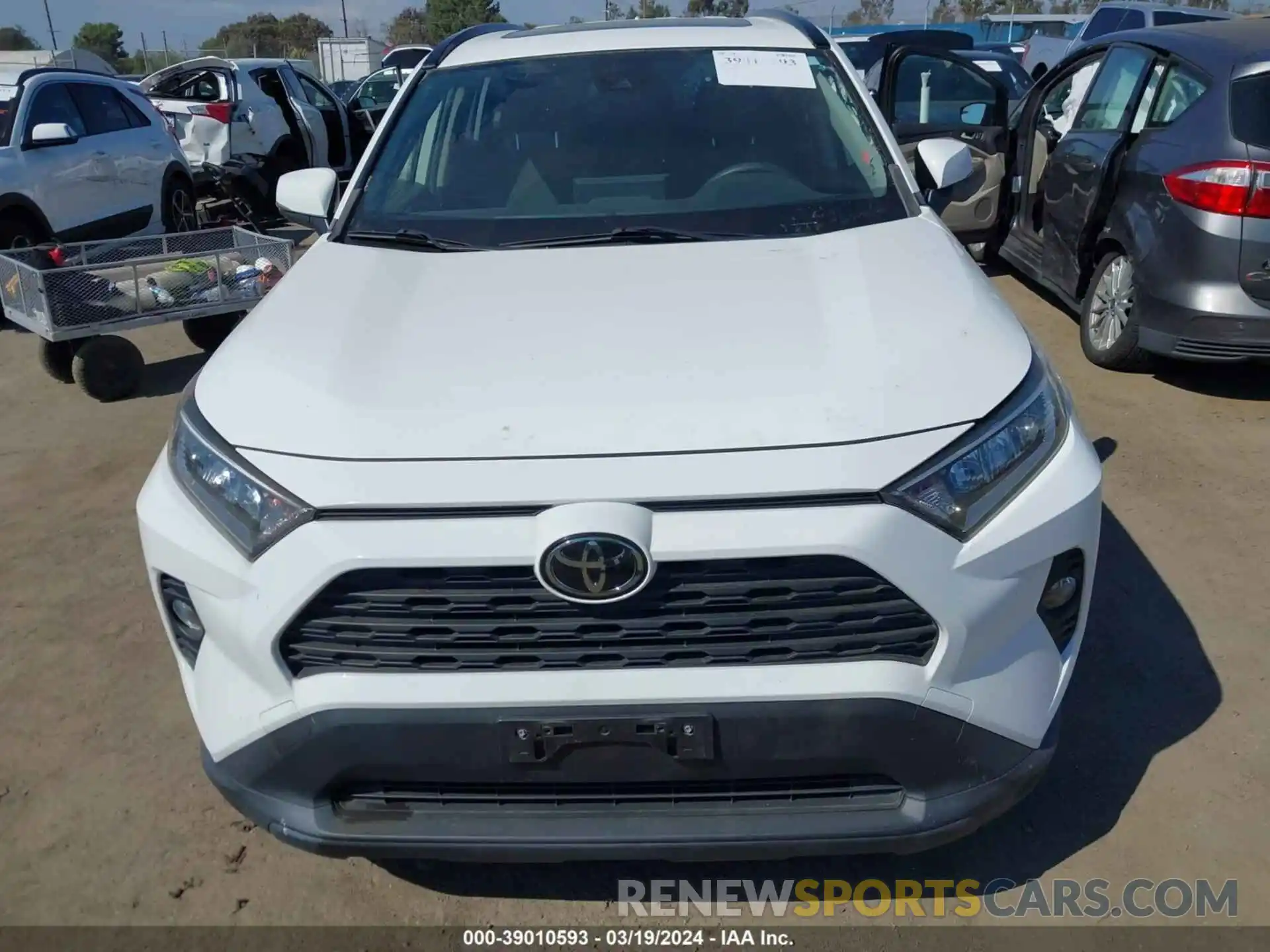 12 Фотография поврежденного автомобиля JTMW1RFV5KD030167 TOYOTA RAV4 2019