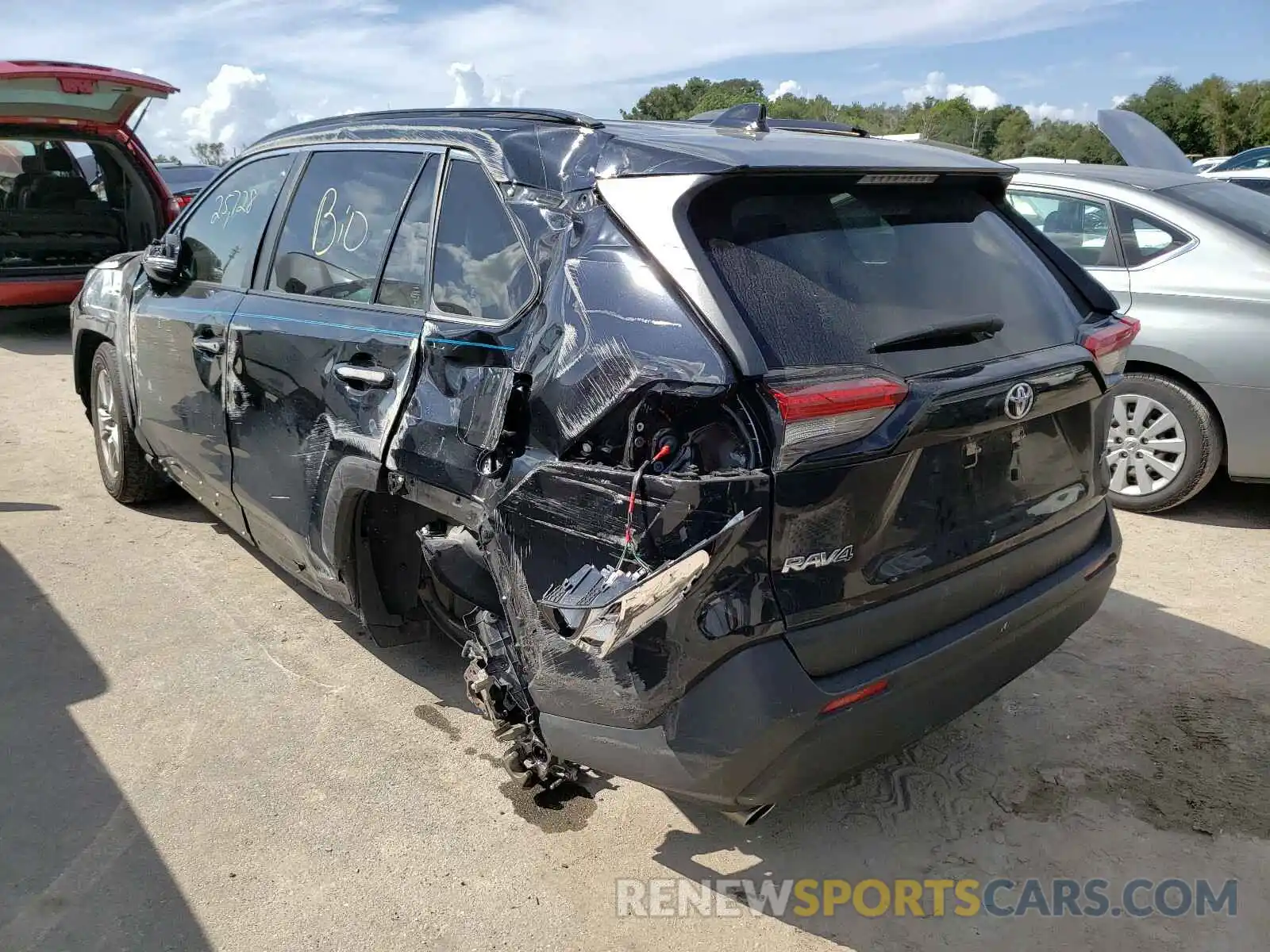 3 Фотография поврежденного автомобиля JTMW1RFV5KD030363 TOYOTA RAV4 2019