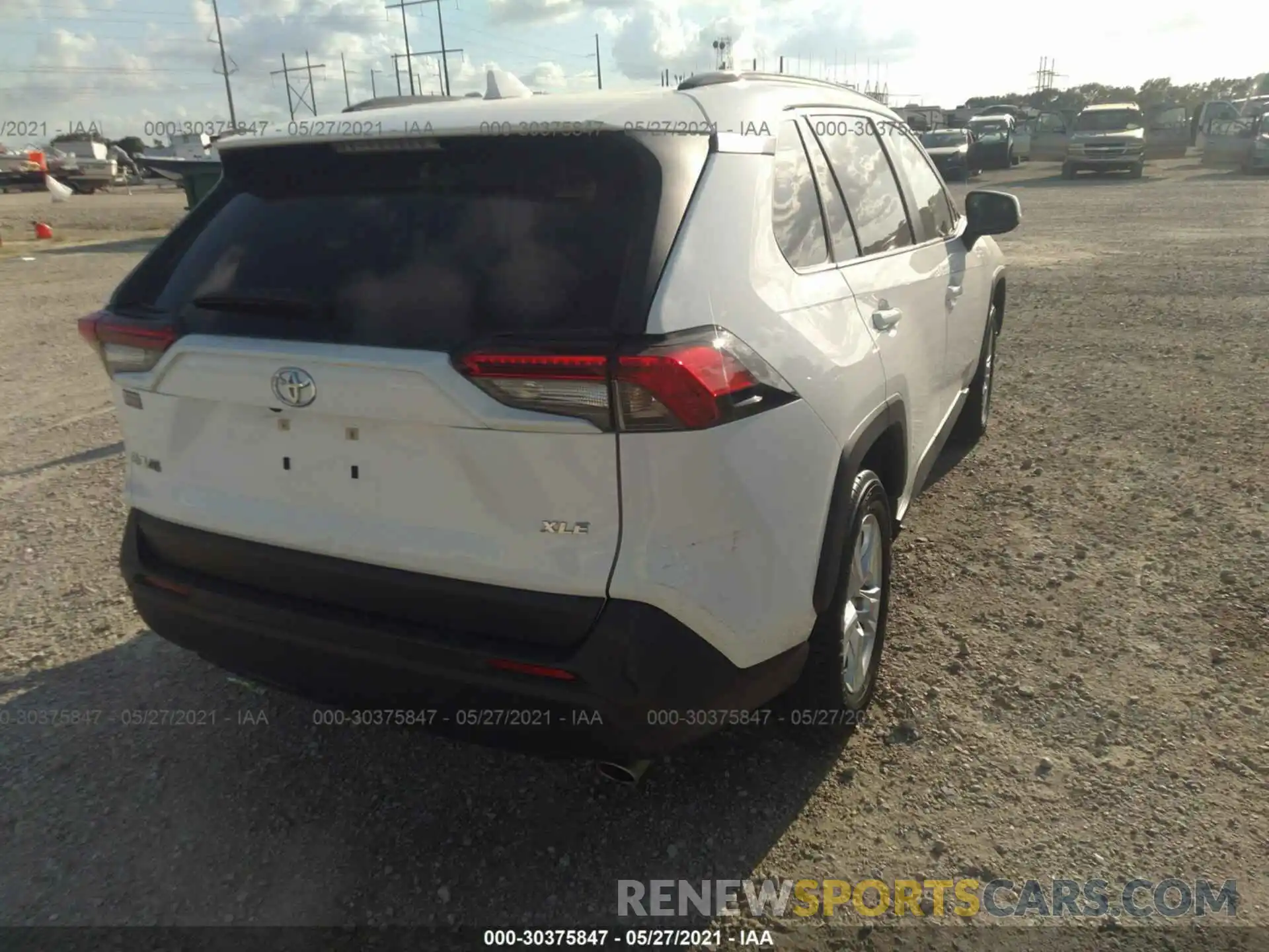 4 Photograph of a damaged car JTMW1RFV5KD038592 TOYOTA RAV4 2019