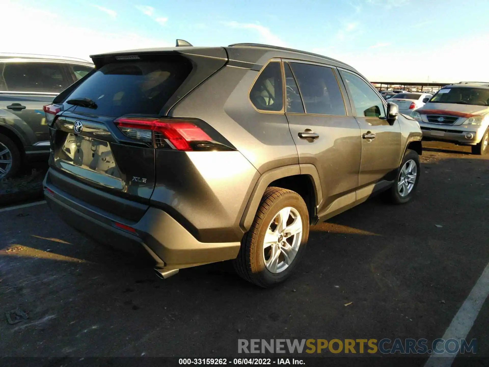 4 Фотография поврежденного автомобиля JTMW1RFV5KD500942 TOYOTA RAV4 2019