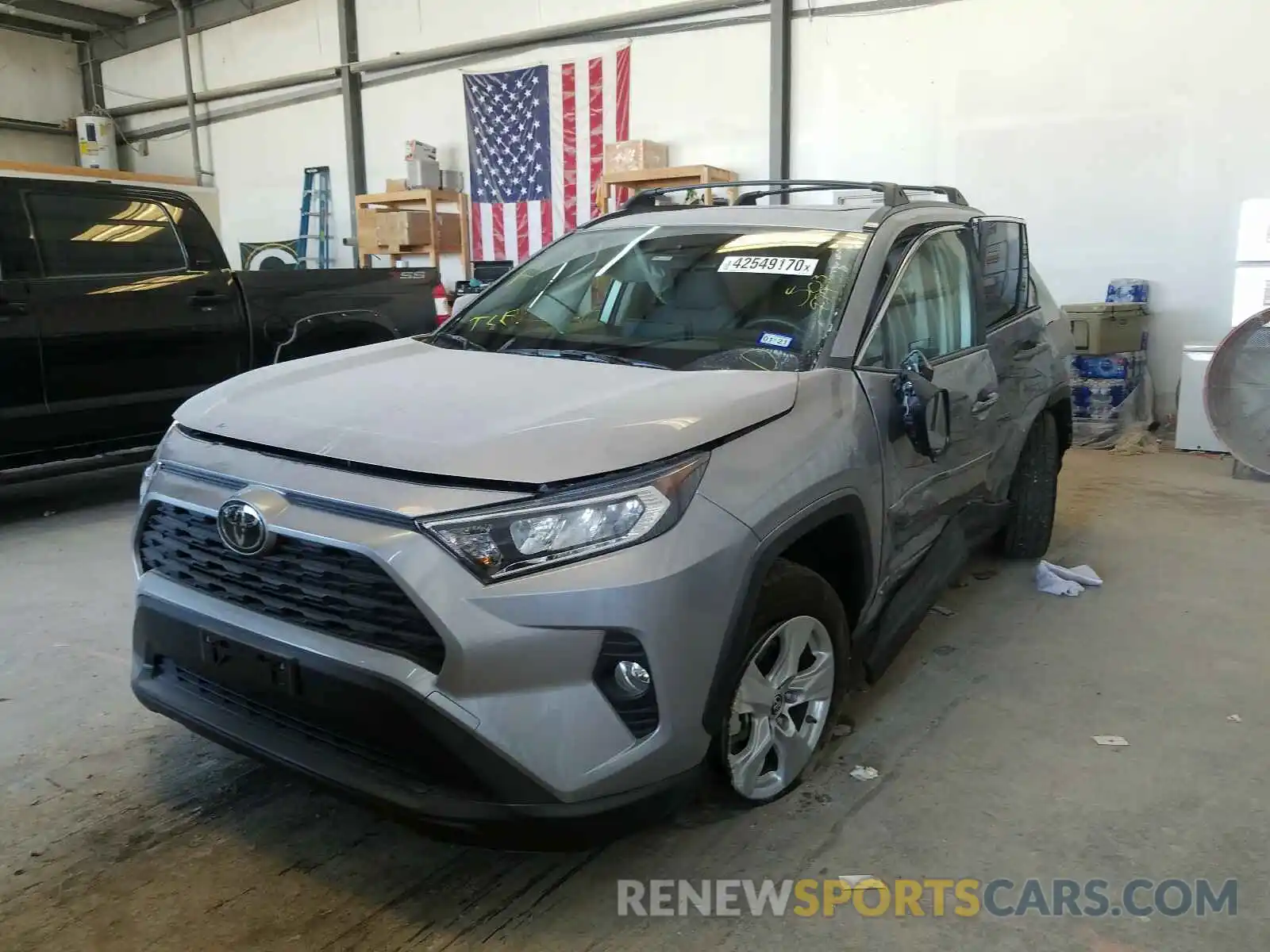 2 Фотография поврежденного автомобиля JTMW1RFV5KD503999 TOYOTA RAV4 2019