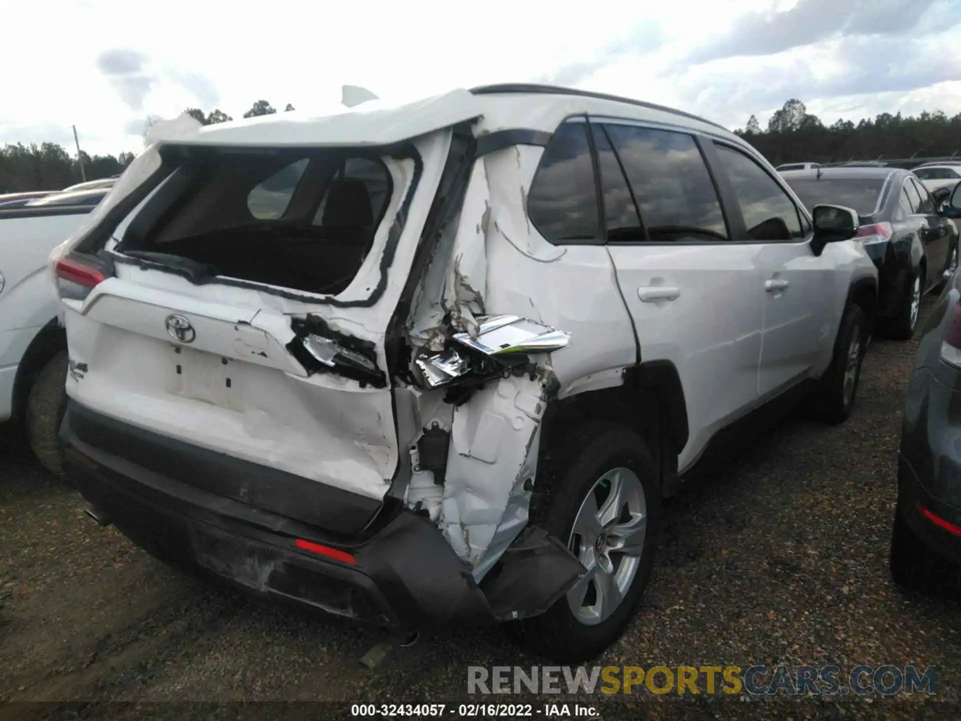 4 Photograph of a damaged car JTMW1RFV5KD507180 TOYOTA RAV4 2019