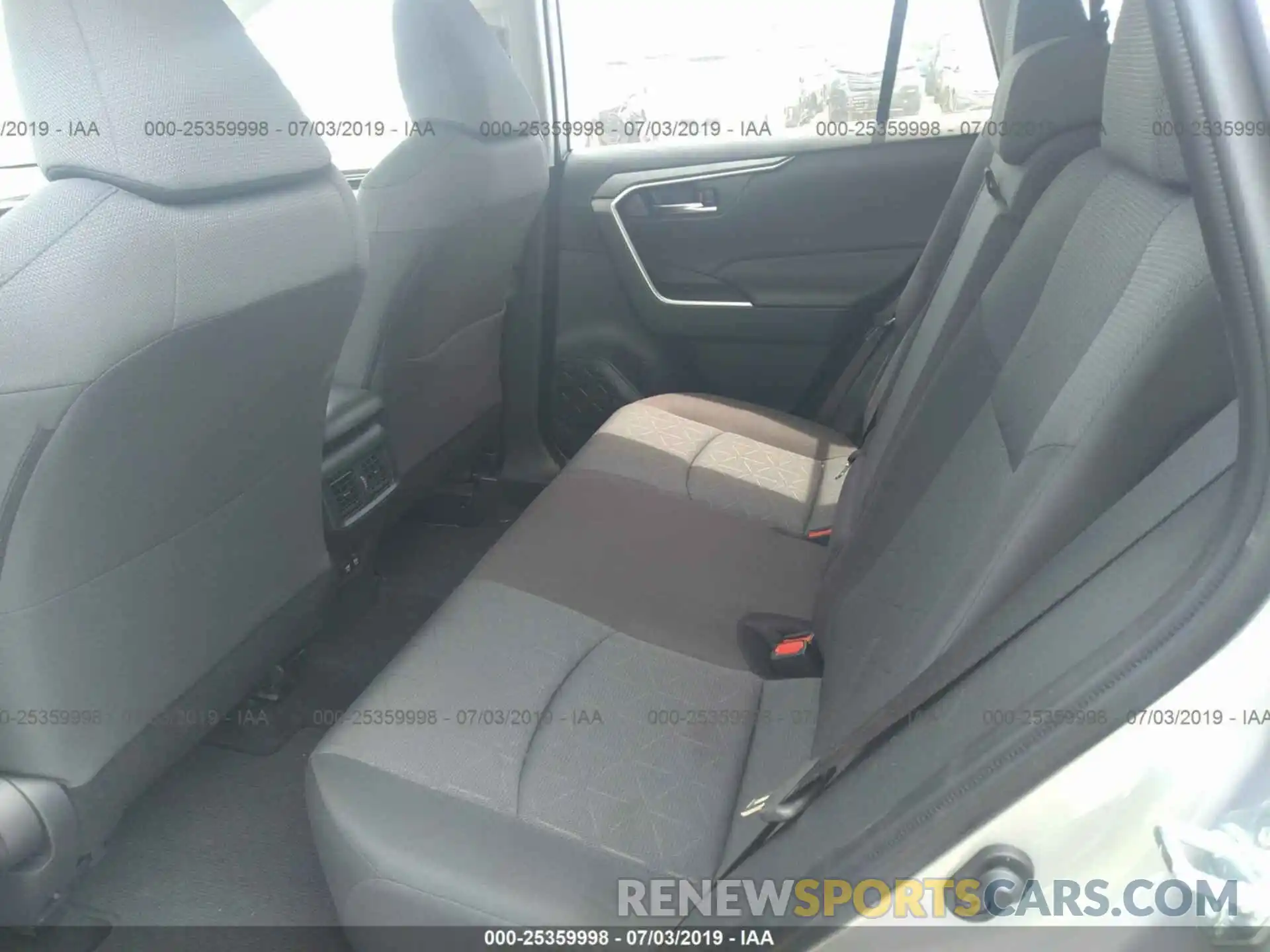 8 Фотография поврежденного автомобиля JTMW1RFV5KD510077 TOYOTA RAV4 2019