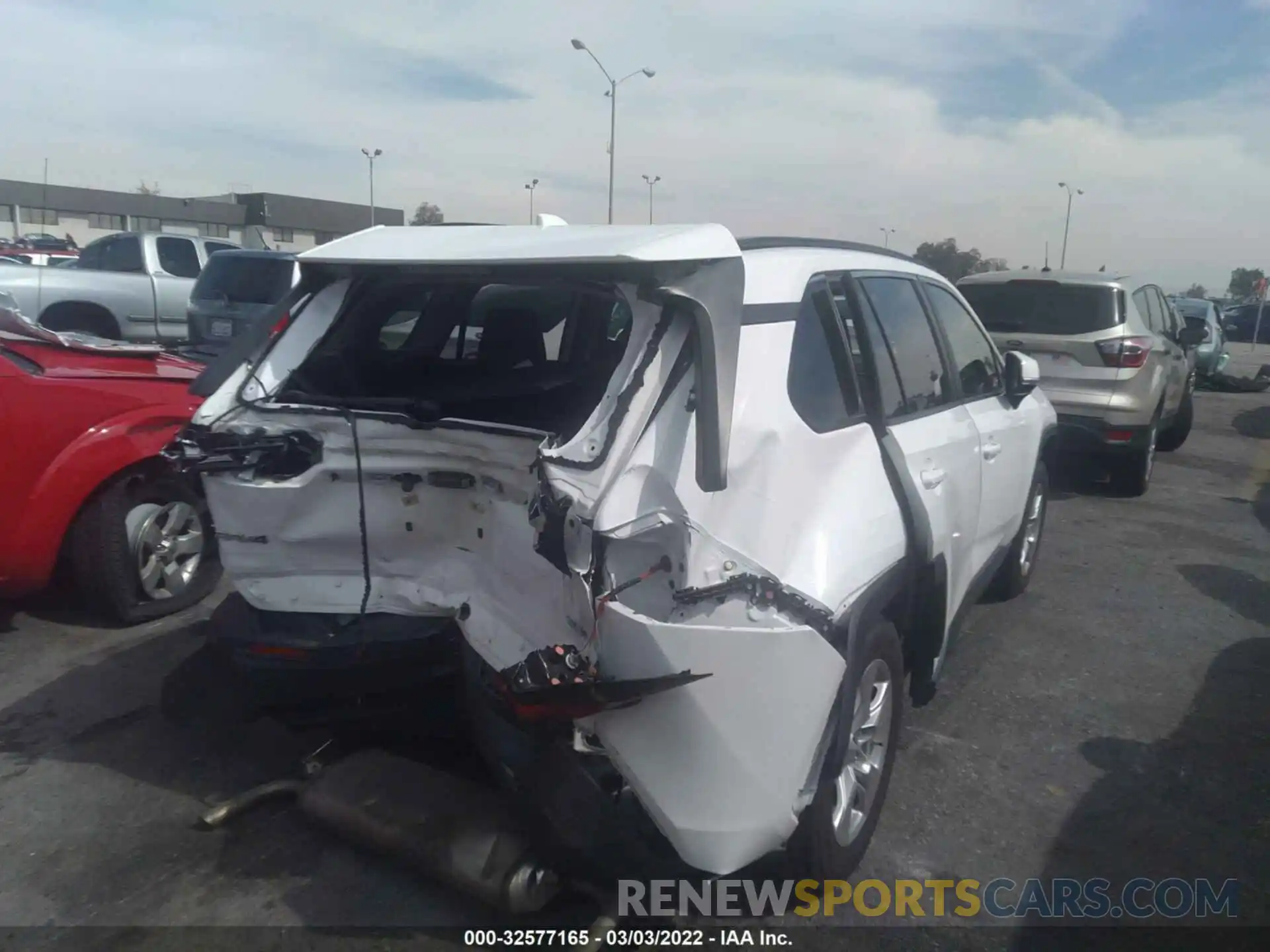 4 Photograph of a damaged car JTMW1RFV5KJ001897 TOYOTA RAV4 2019