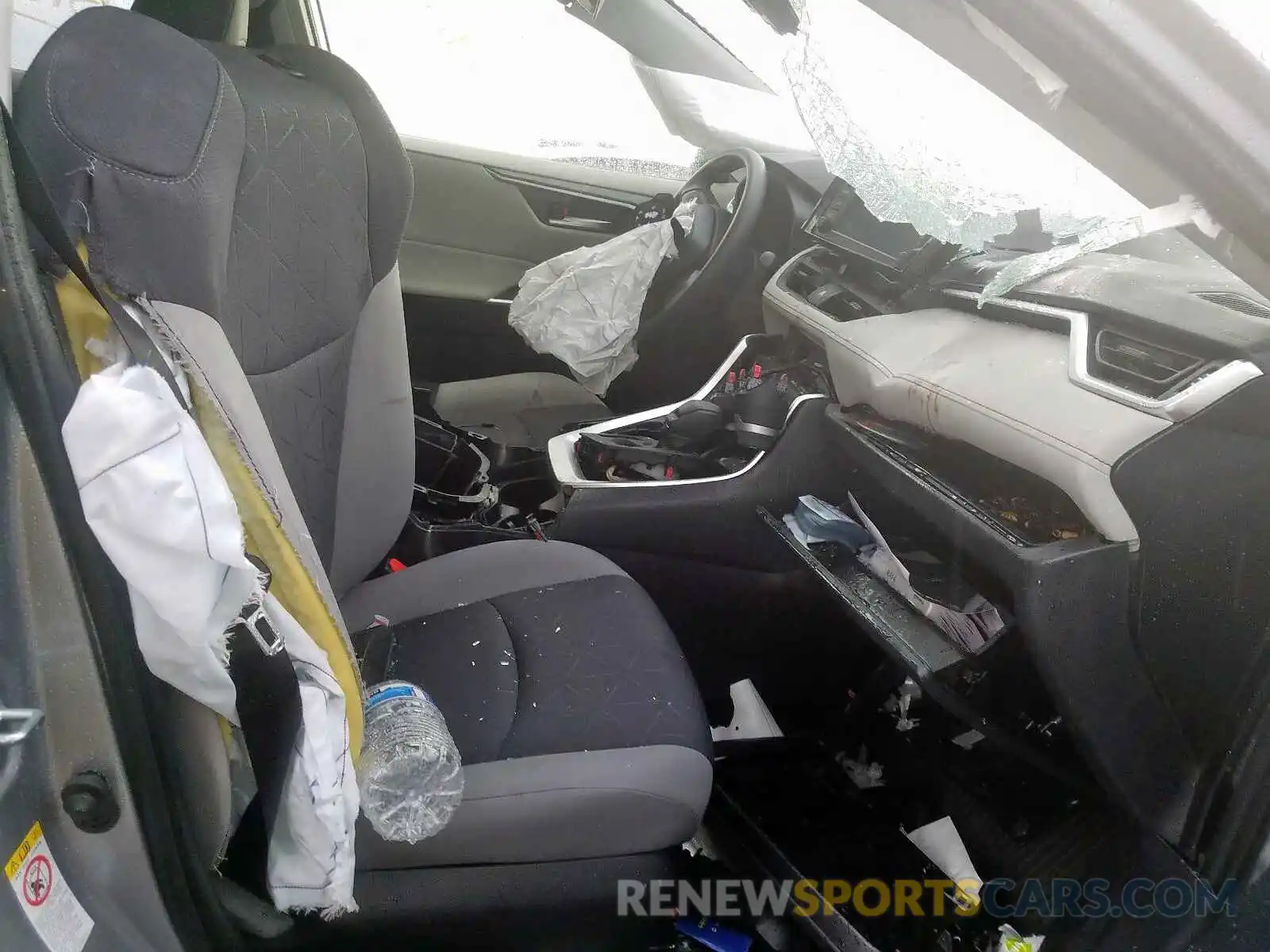 5 Photograph of a damaged car JTMW1RFV6KD008419 TOYOTA RAV4 2019