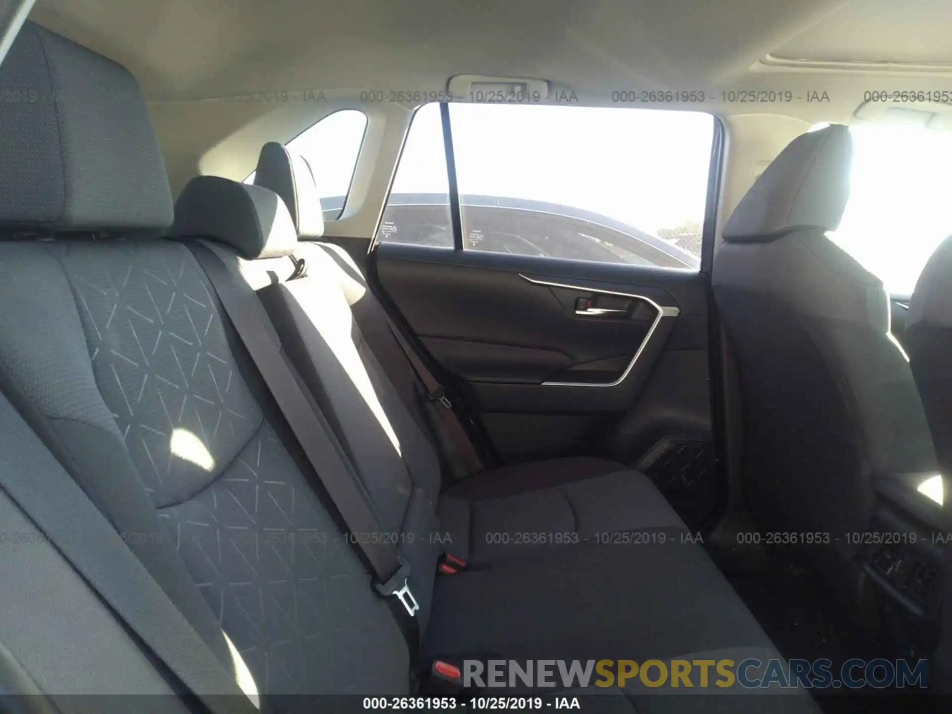 8 Фотография поврежденного автомобиля JTMW1RFV6KD024121 TOYOTA RAV4 2019