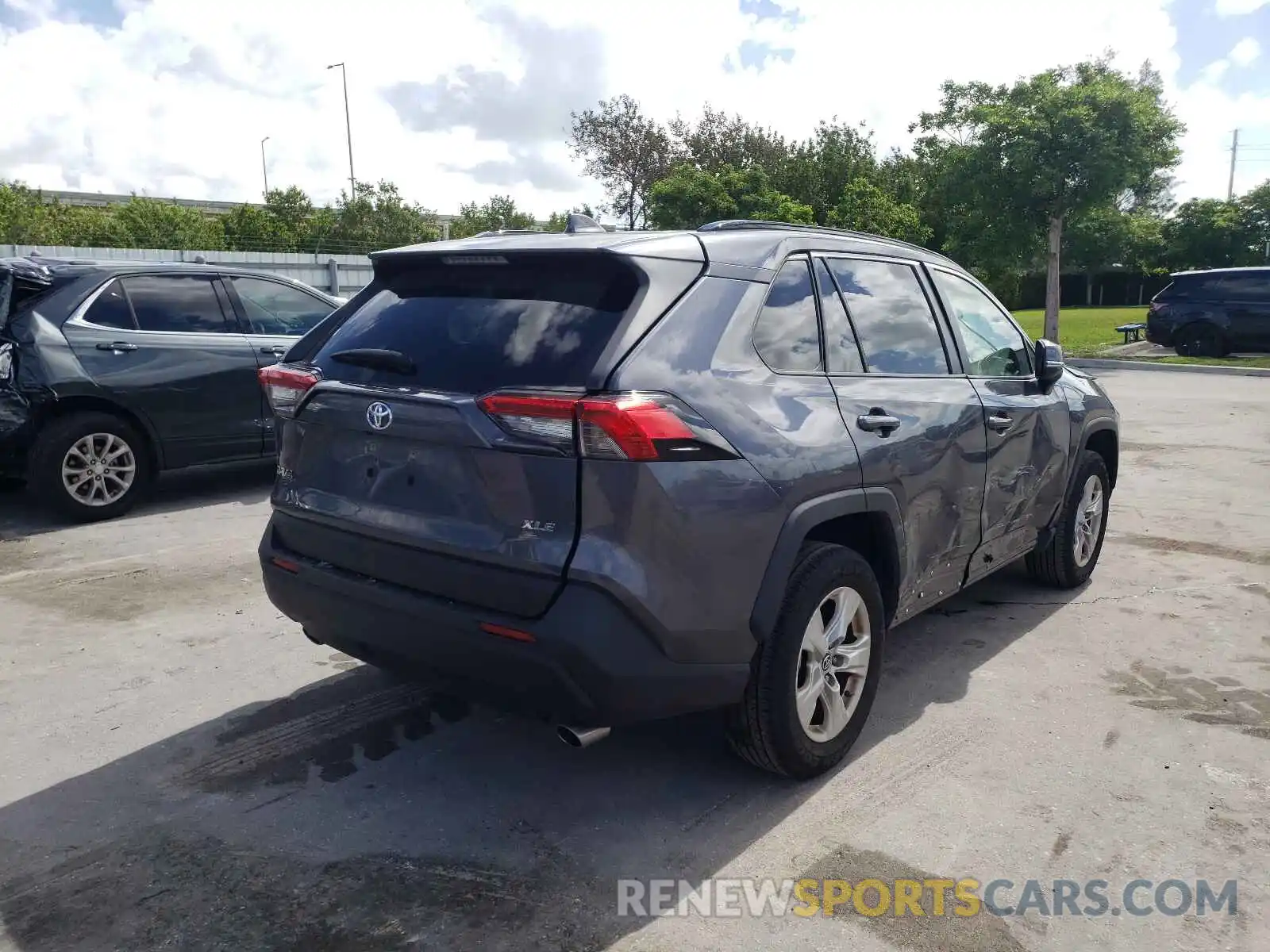 4 Photograph of a damaged car JTMW1RFV6KD028010 TOYOTA RAV4 2019