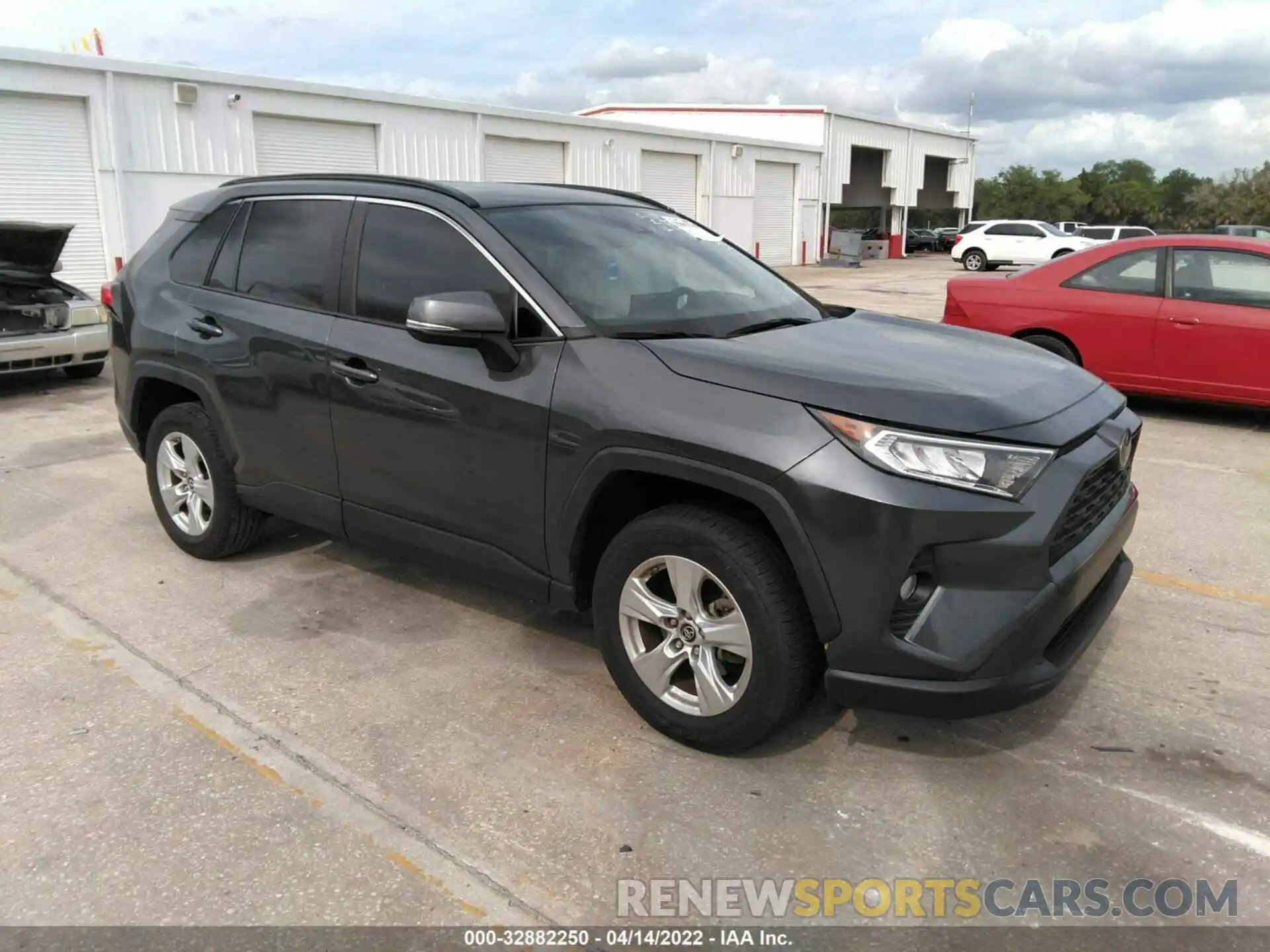 1 Photograph of a damaged car JTMW1RFV6KD504515 TOYOTA RAV4 2019