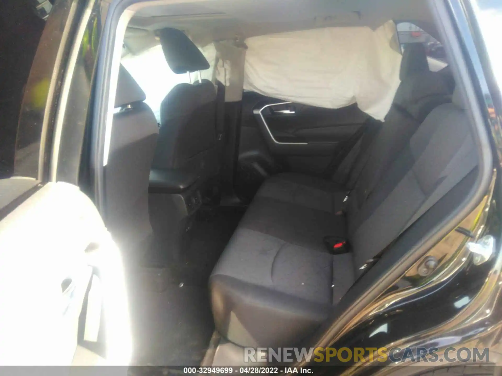 8 Фотография поврежденного автомобиля JTMW1RFV6KD513683 TOYOTA RAV4 2019