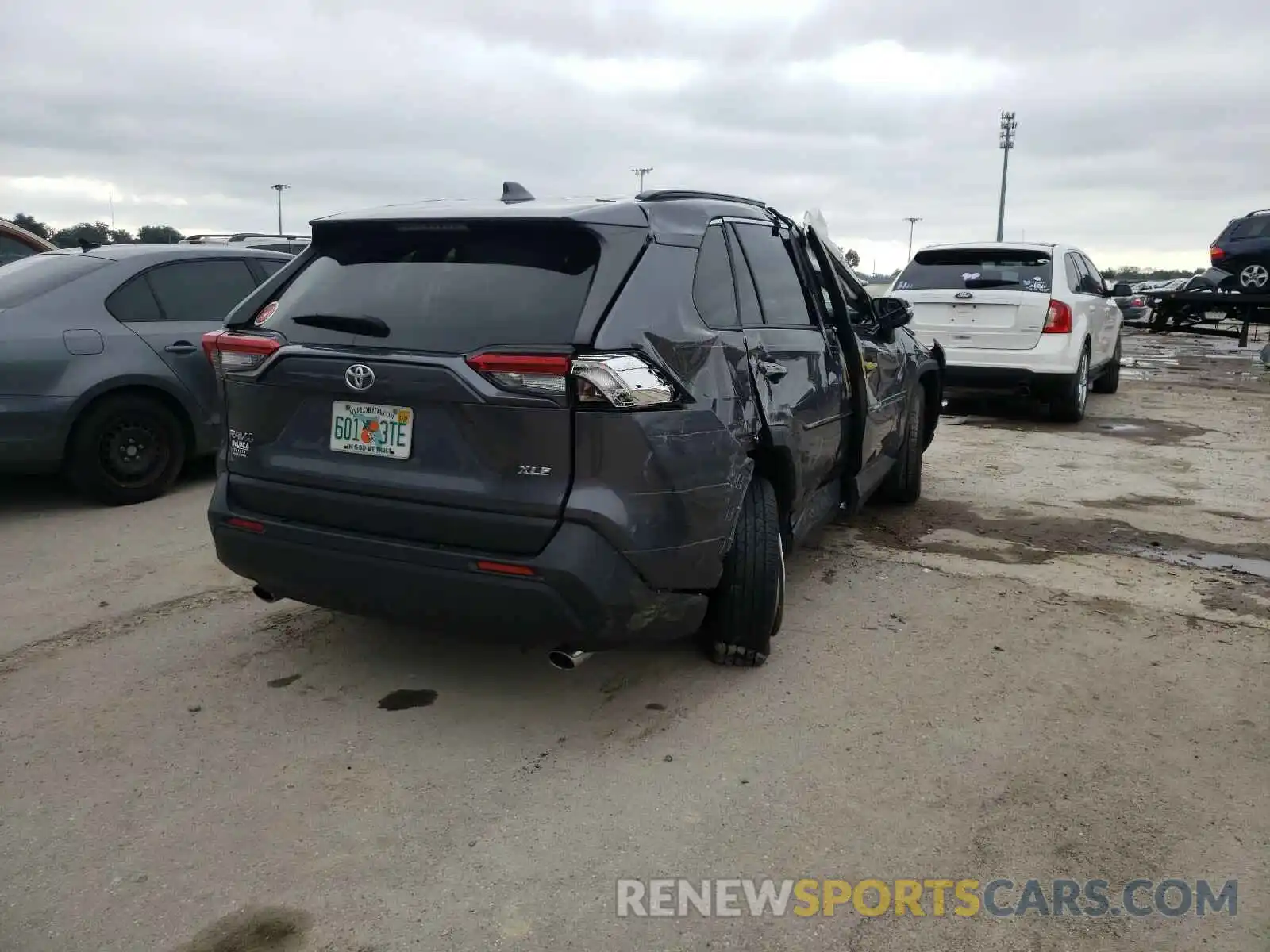 4 Photograph of a damaged car JTMW1RFV7KD015086 TOYOTA RAV4 2019