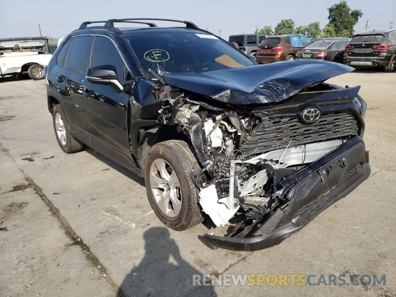 1 Photograph of a damaged car JTMW1RFV7KD028758 TOYOTA RAV4 2019