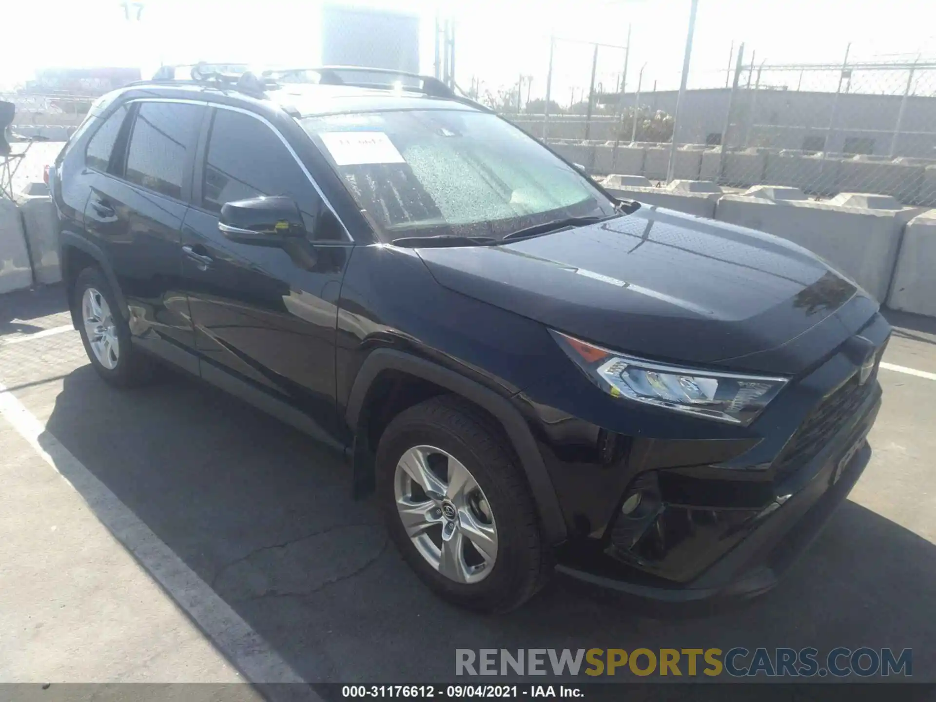 1 Photograph of a damaged car JTMW1RFV7KD030798 TOYOTA RAV4 2019