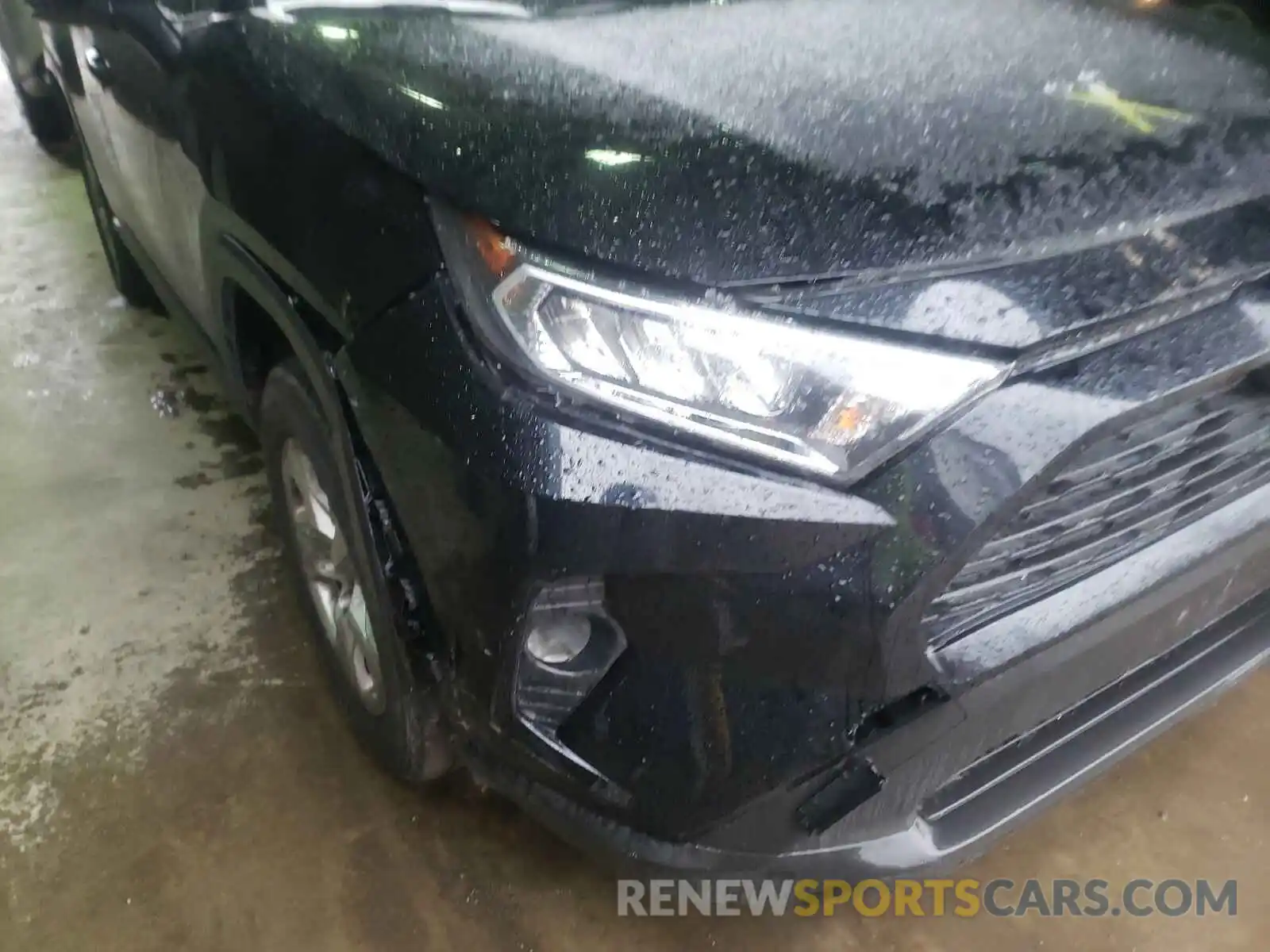 9 Photograph of a damaged car JTMW1RFV7KD502613 TOYOTA RAV4 2019