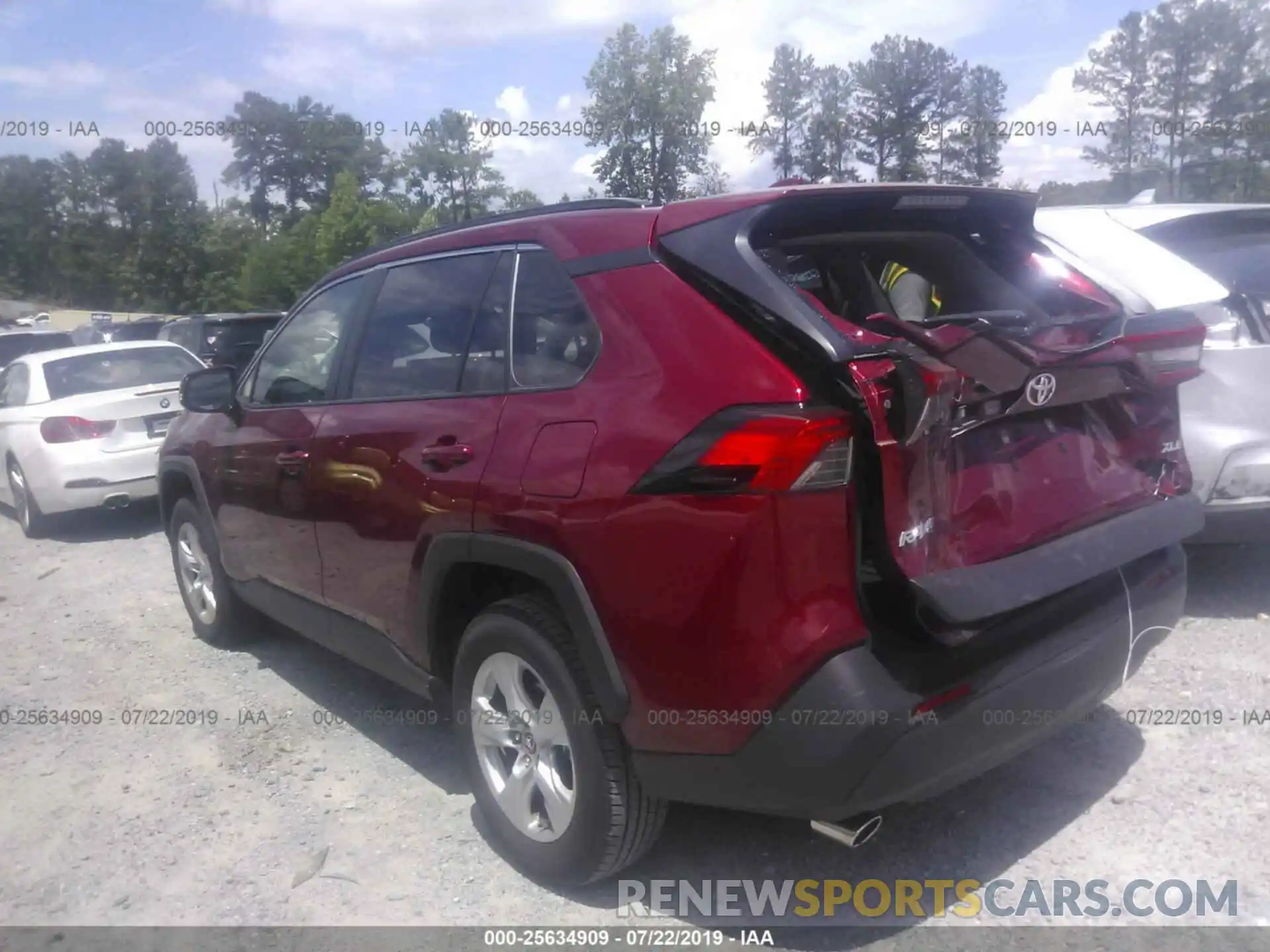 3 Photograph of a damaged car JTMW1RFV7KD505401 TOYOTA RAV4 2019