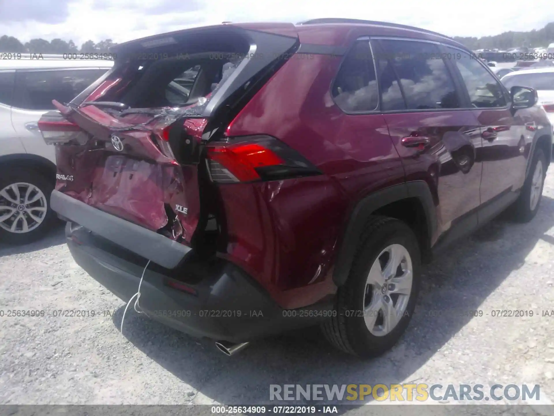 4 Photograph of a damaged car JTMW1RFV7KD505401 TOYOTA RAV4 2019