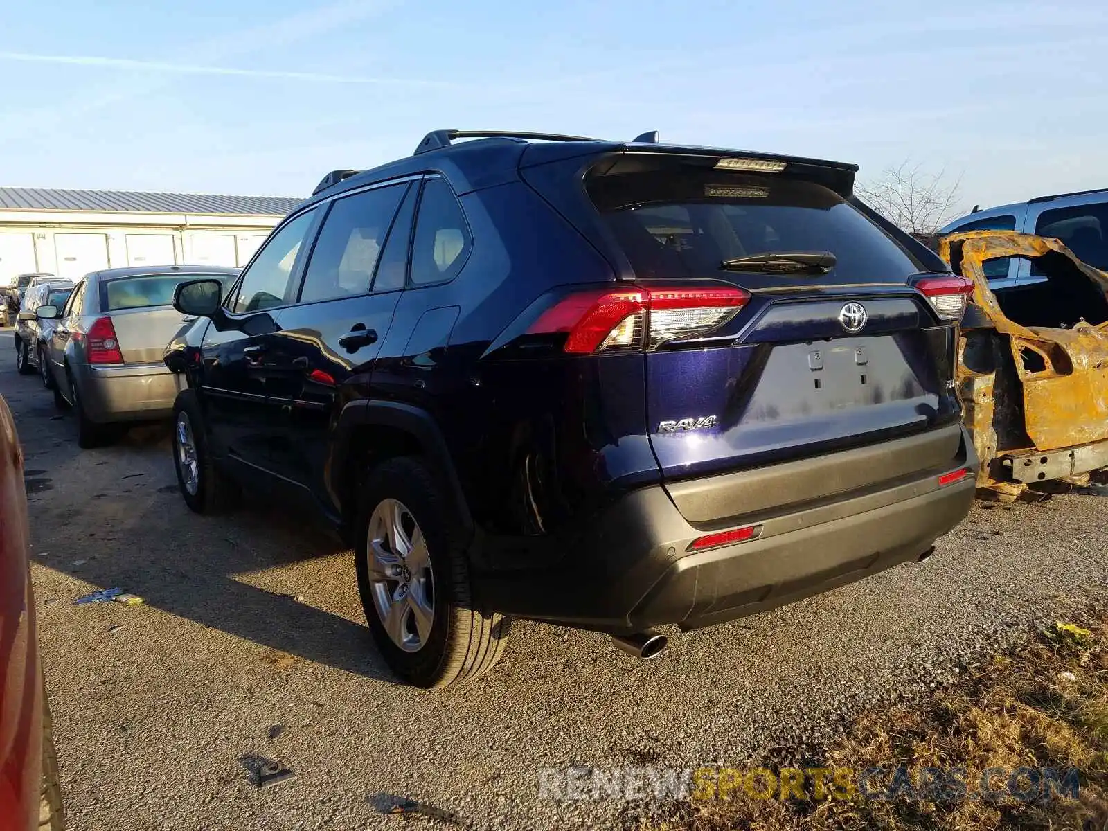 3 Фотография поврежденного автомобиля JTMW1RFV7KJ015445 TOYOTA RAV4 2019