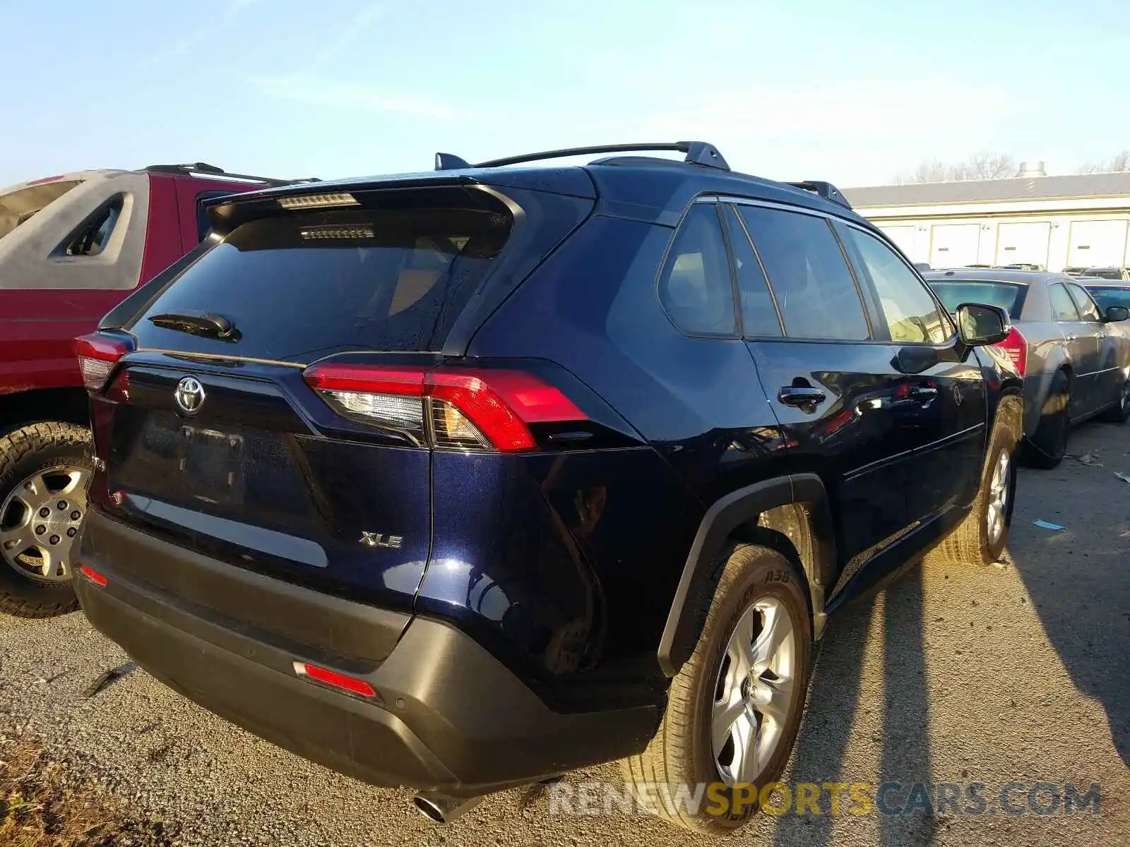 4 Фотография поврежденного автомобиля JTMW1RFV7KJ015445 TOYOTA RAV4 2019