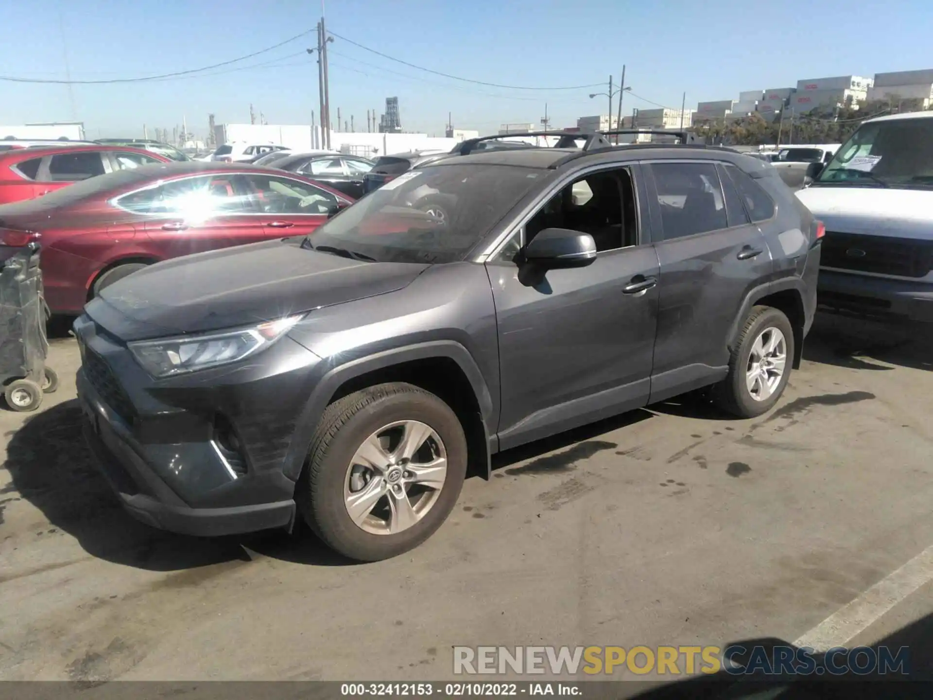 2 Photograph of a damaged car JTMW1RFV7KJ016871 TOYOTA RAV4 2019