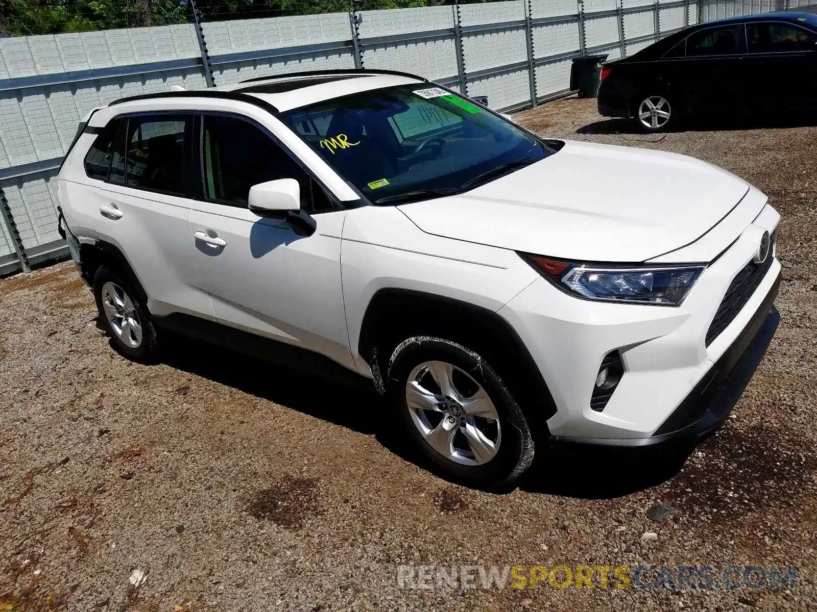 1 Фотография поврежденного автомобиля JTMW1RFV8KD004100 TOYOTA RAV4 2019