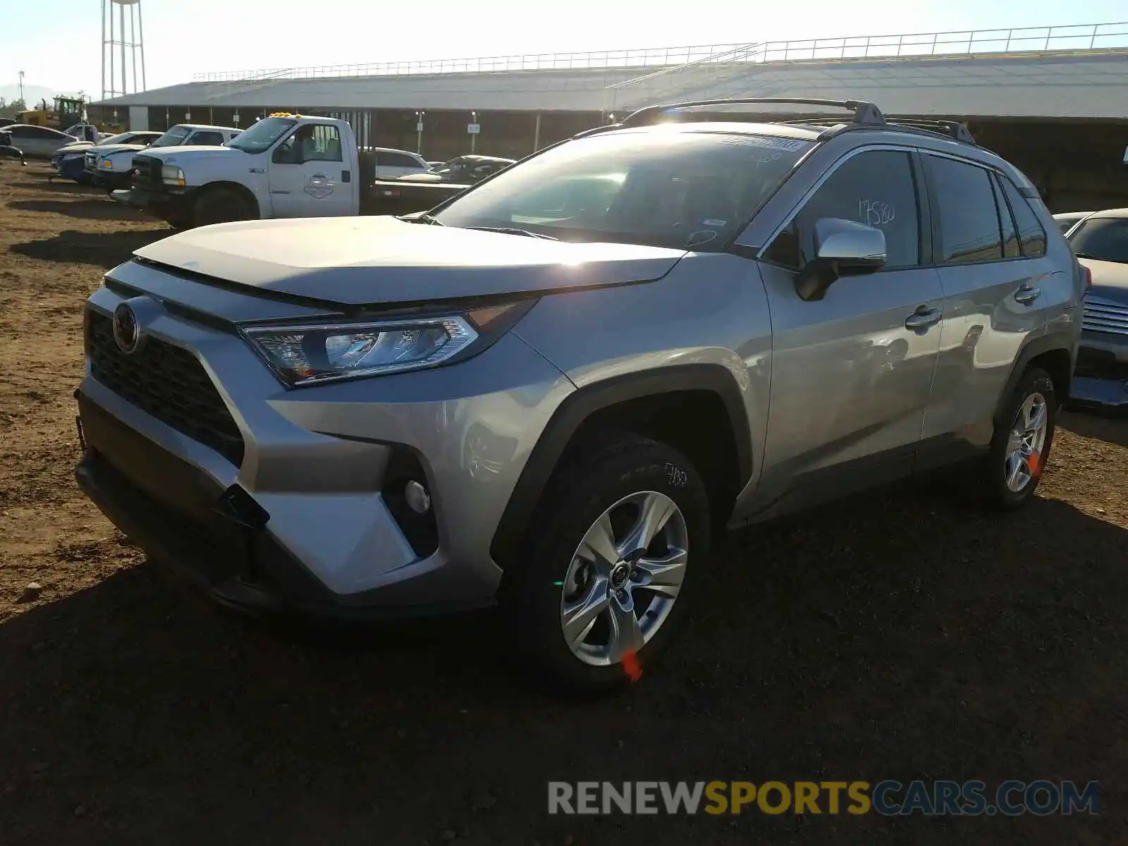 2 Фотография поврежденного автомобиля JTMW1RFV8KD013587 TOYOTA RAV4 2019