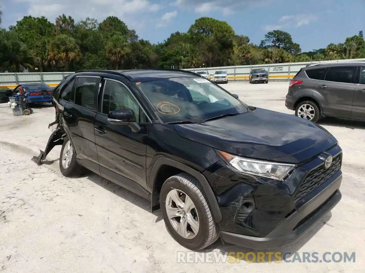 1 Photograph of a damaged car JTMW1RFV8KD022435 TOYOTA RAV4 2019