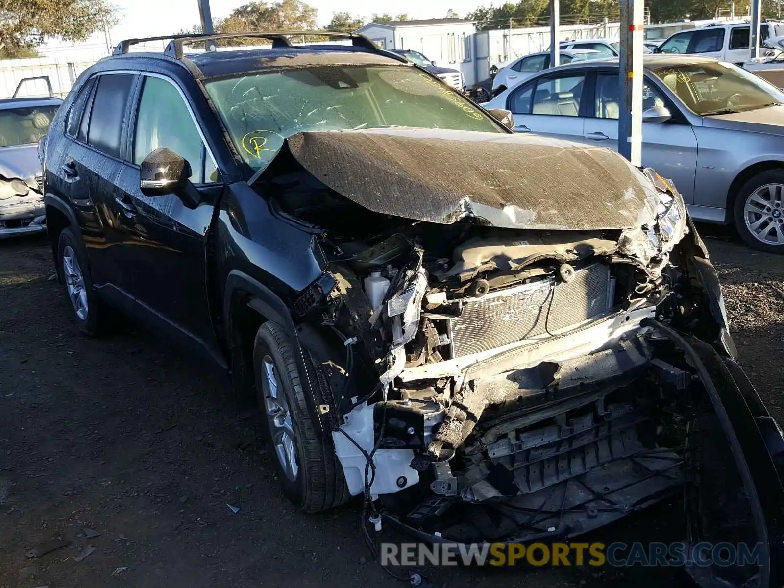 1 Photograph of a damaged car JTMW1RFV8KD031622 TOYOTA RAV4 2019