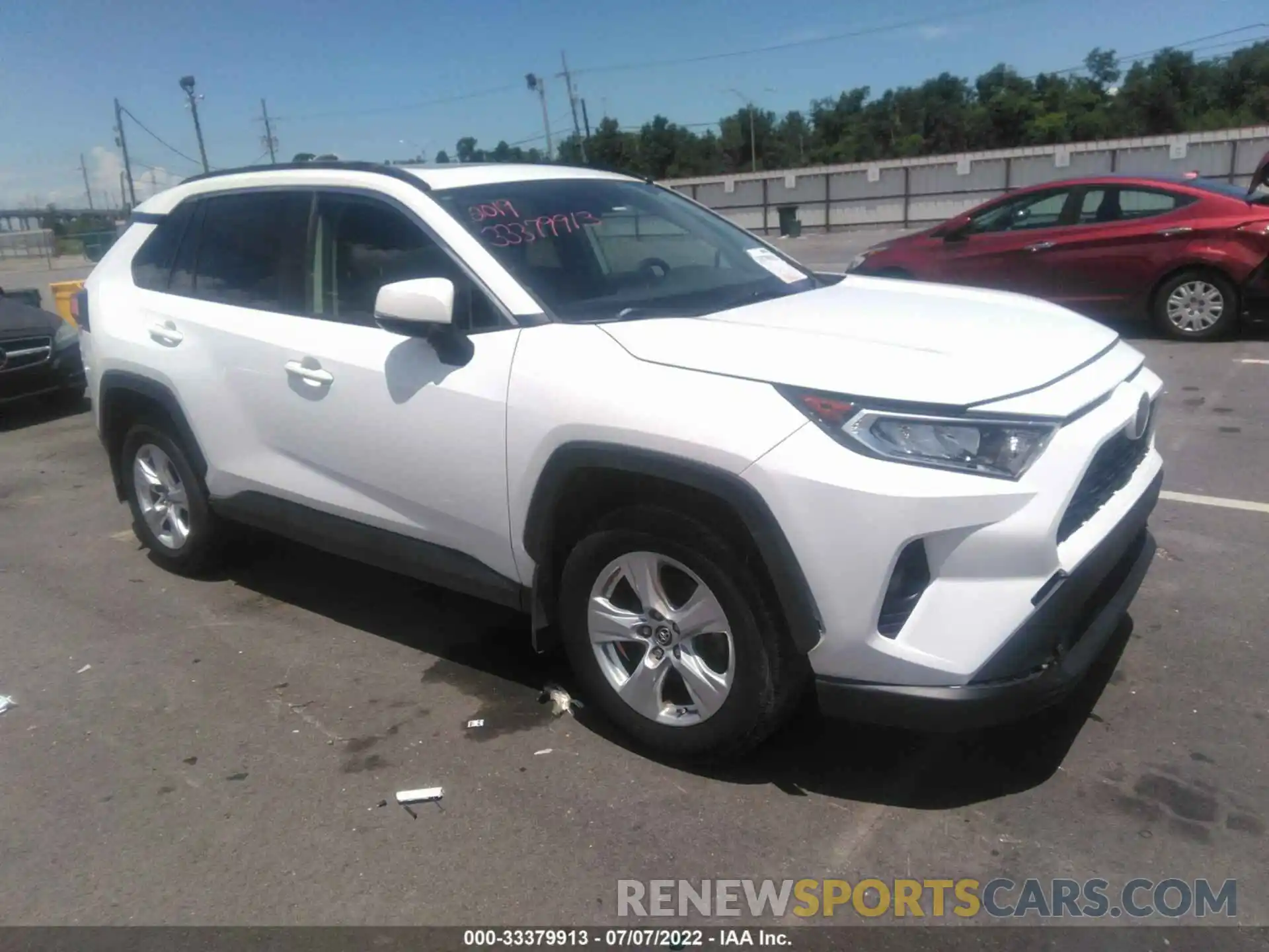 1 Photograph of a damaged car JTMW1RFV8KD032320 TOYOTA RAV4 2019