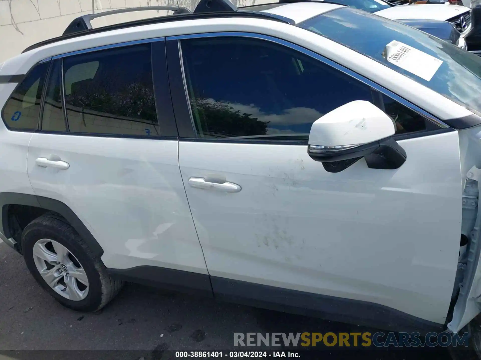 14 Photograph of a damaged car JTMW1RFV8KD509487 TOYOTA RAV4 2019