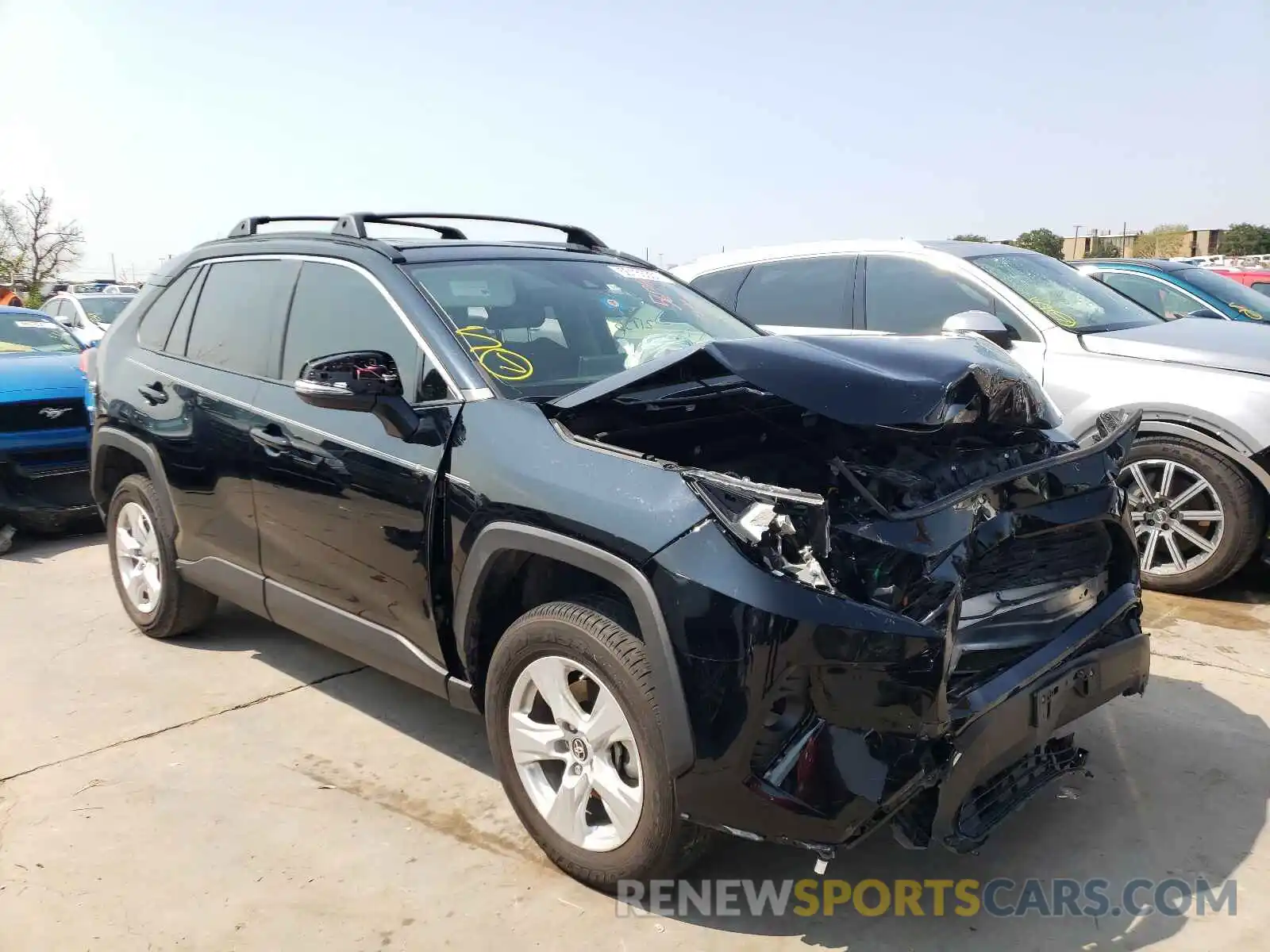 1 Photograph of a damaged car JTMW1RFV8KD511367 TOYOTA RAV4 2019