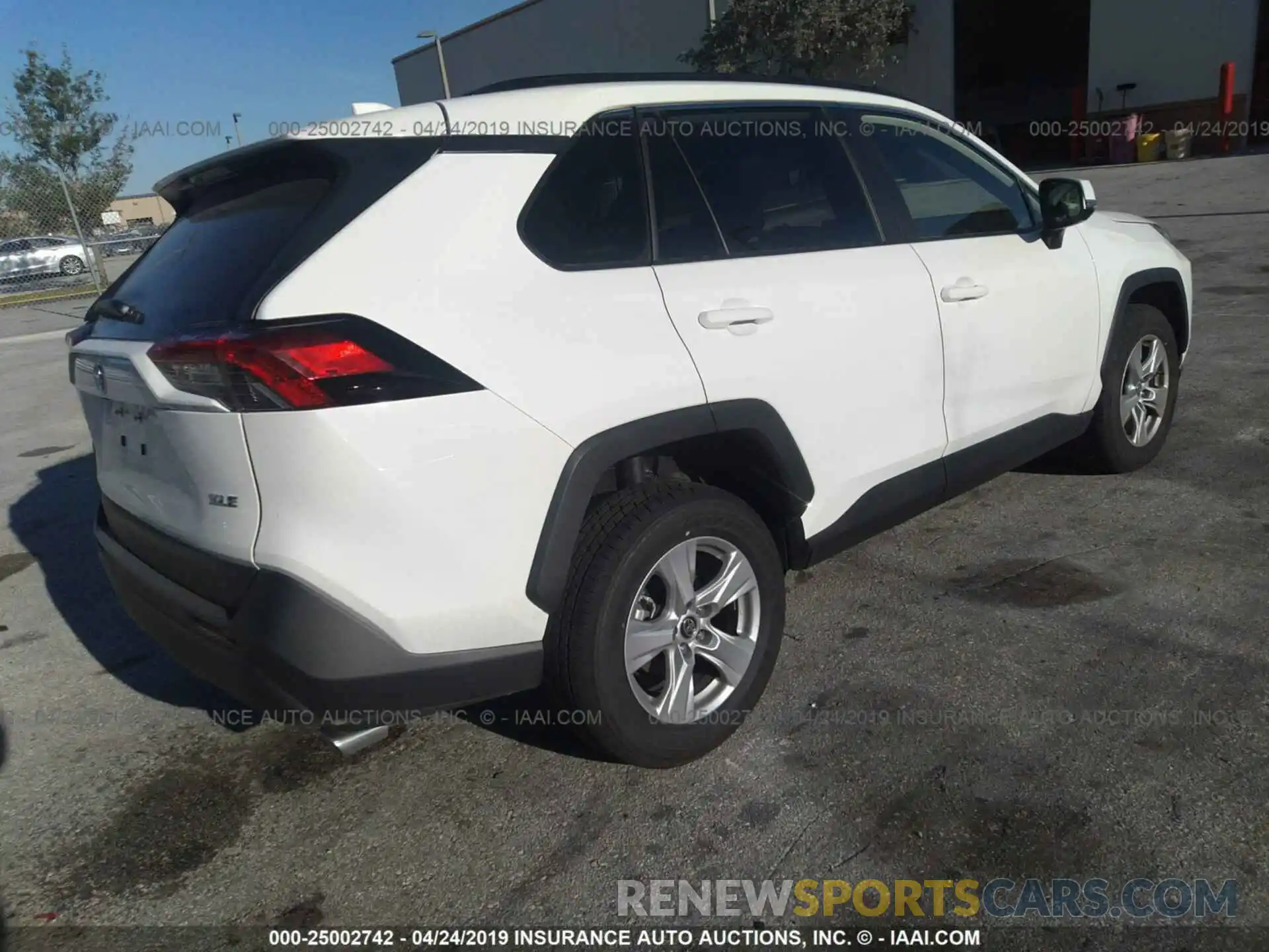 4 Photograph of a damaged car JTMW1RFV9KD011332 TOYOTA RAV4 2019