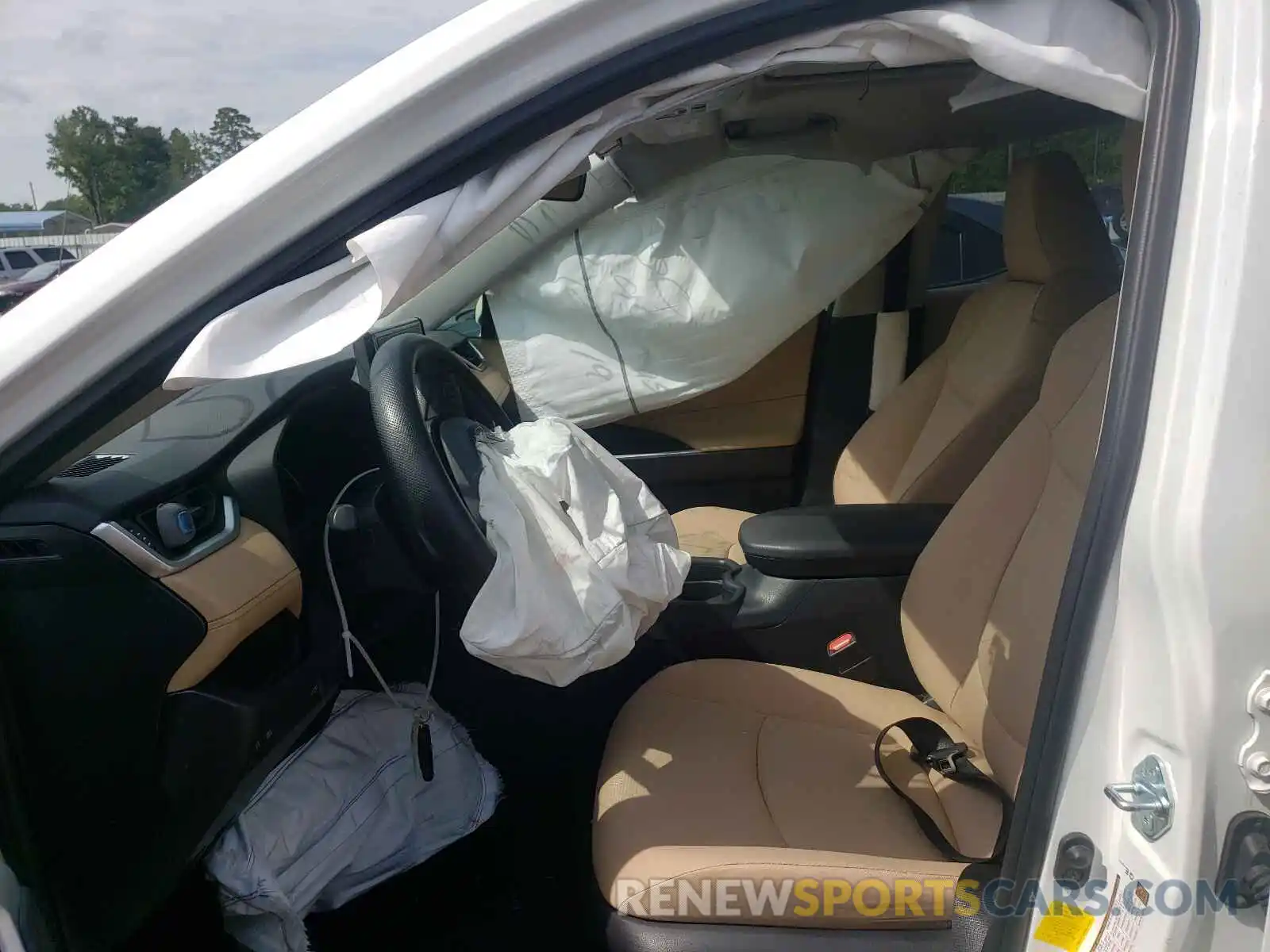 5 Photograph of a damaged car JTMW1RFV9KD014487 TOYOTA RAV4 2019