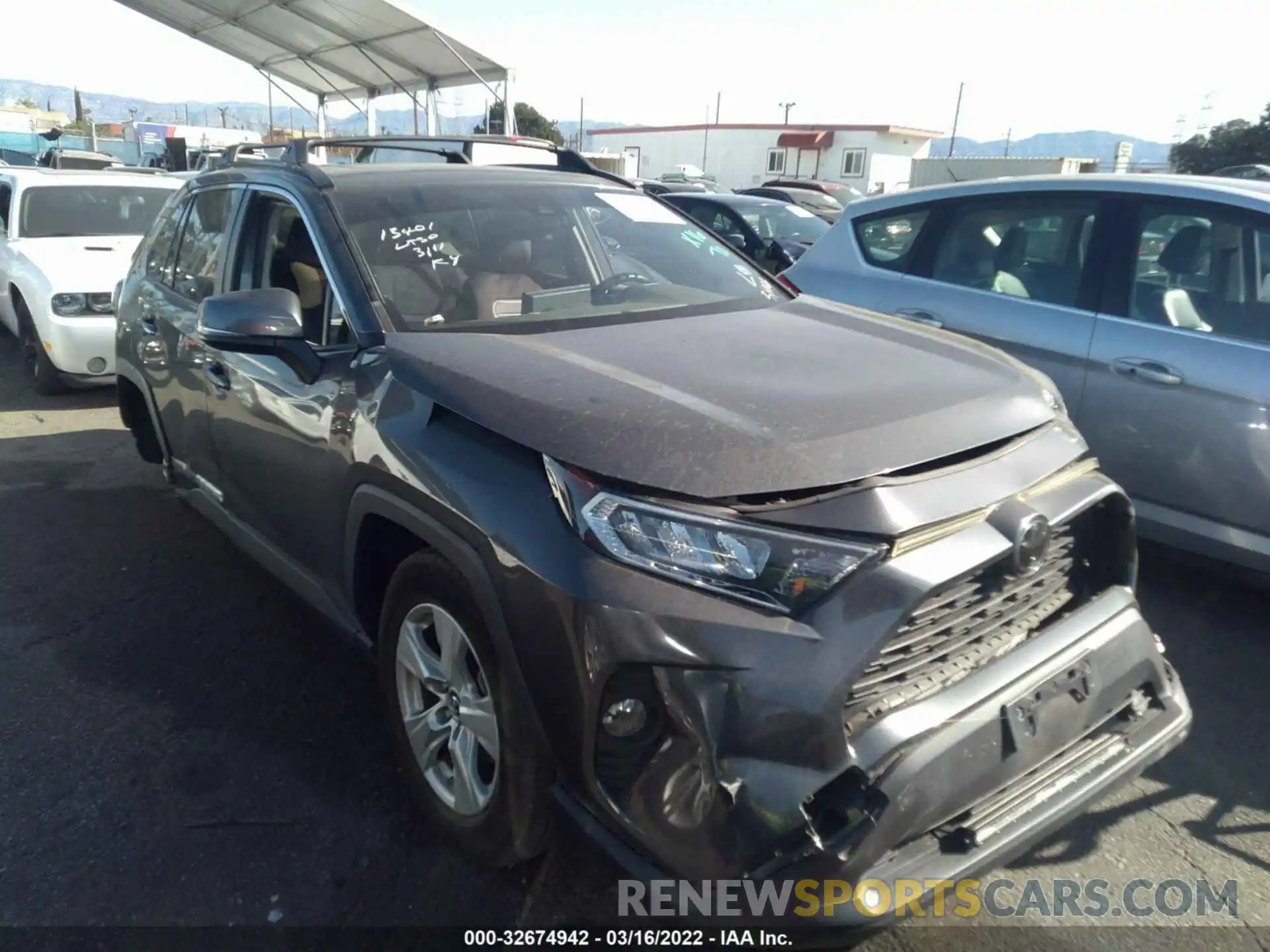 1 Photograph of a damaged car JTMW1RFV9KD018622 TOYOTA RAV4 2019