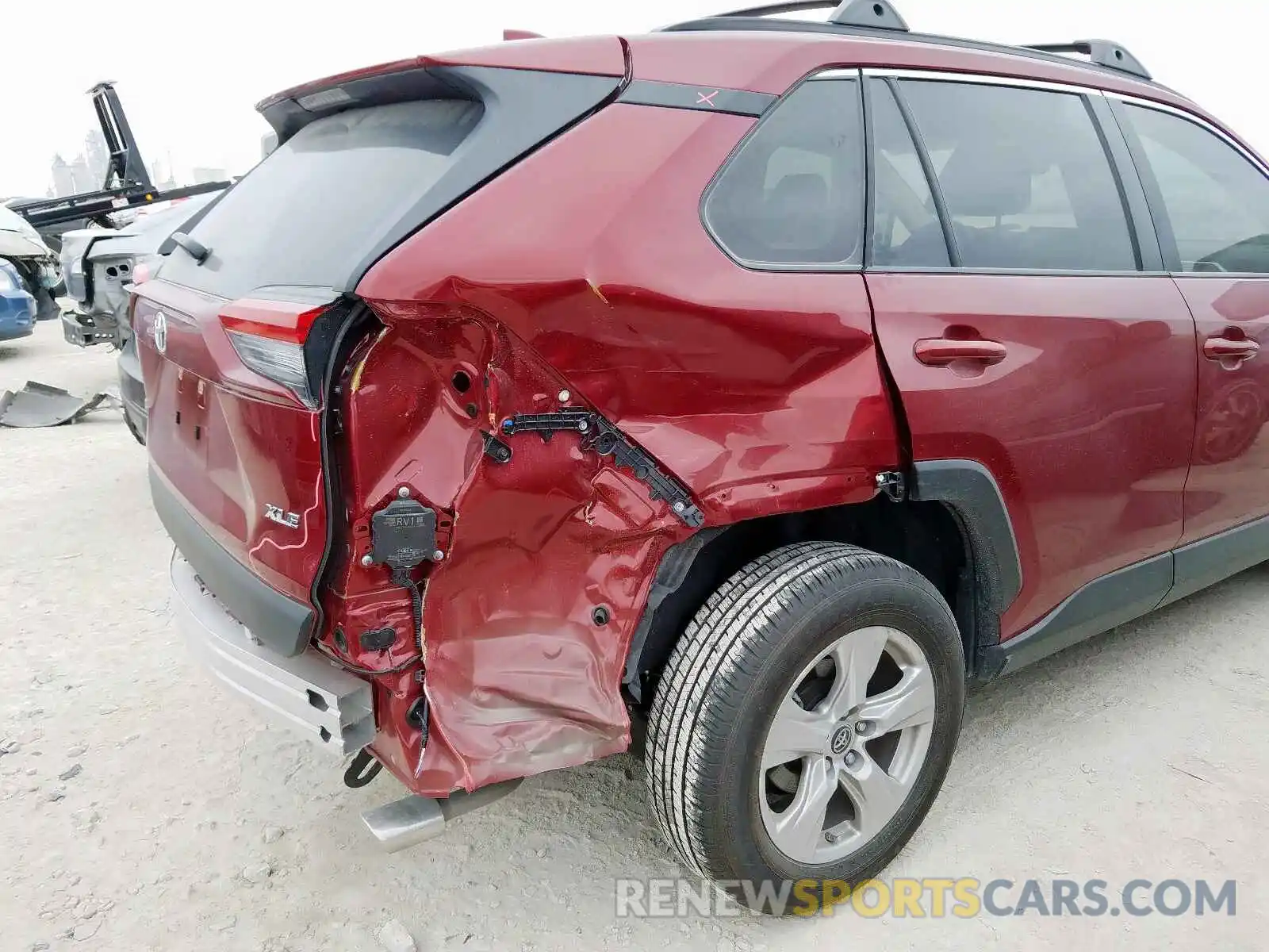 9 Photograph of a damaged car JTMW1RFV9KD034769 TOYOTA RAV4 2019