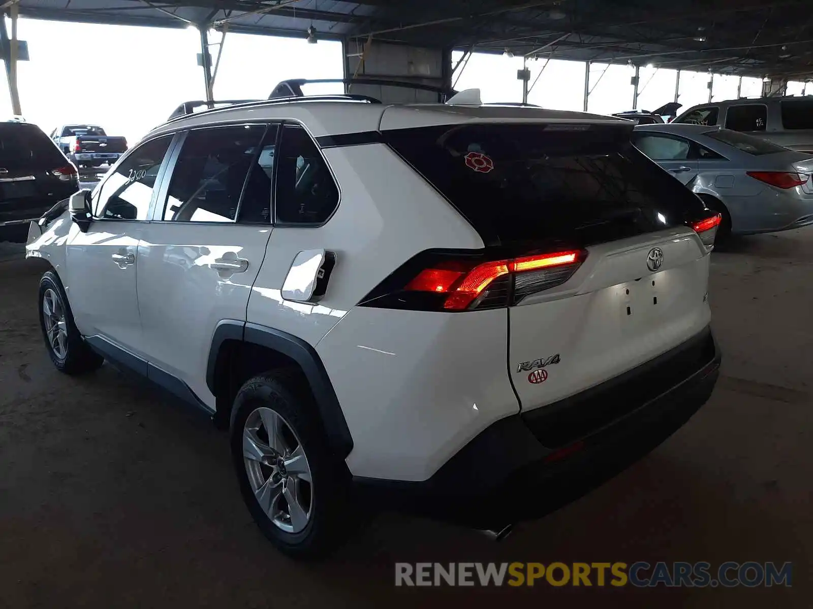 3 Фотография поврежденного автомобиля JTMW1RFV9KD501608 TOYOTA RAV4 2019